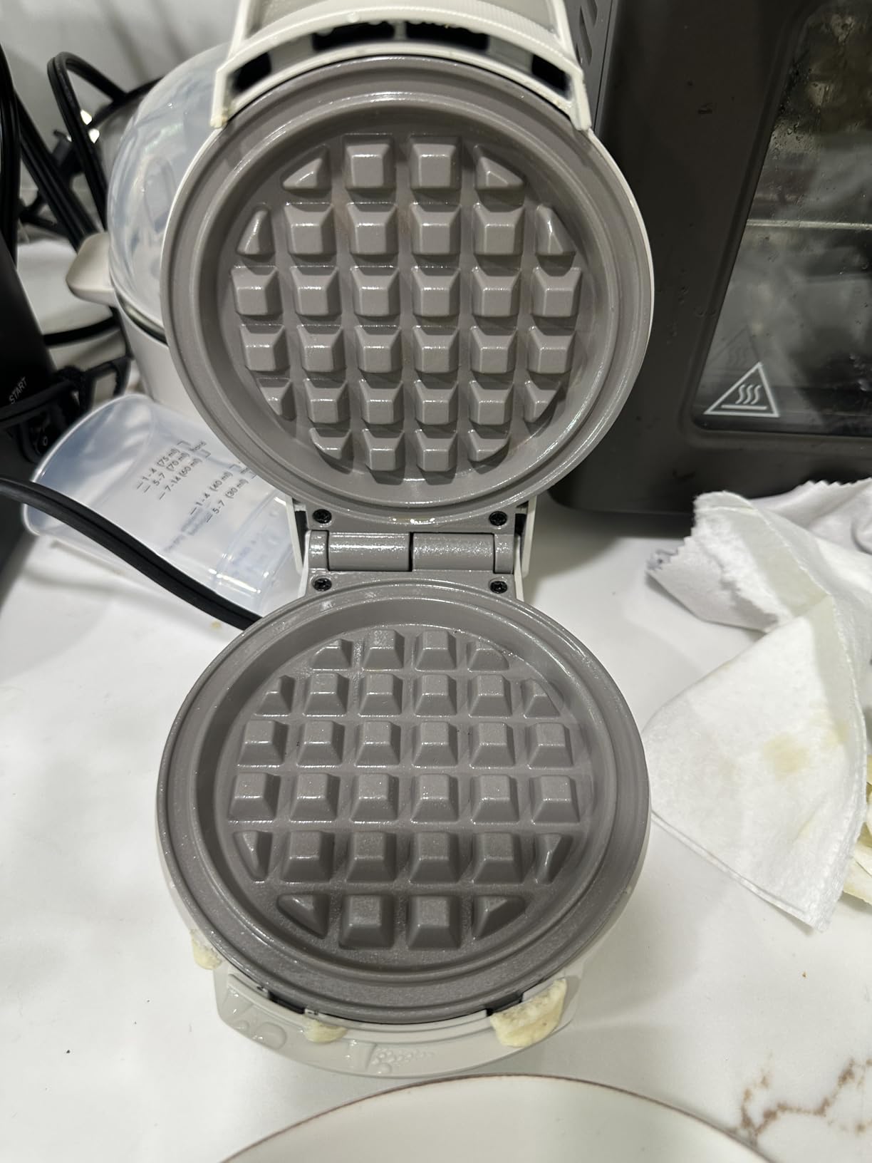 bella Stack & Store Mini Waffle Maker, 4-Inch Non-Toxic Ceramic, Oatmilk customer photo 1