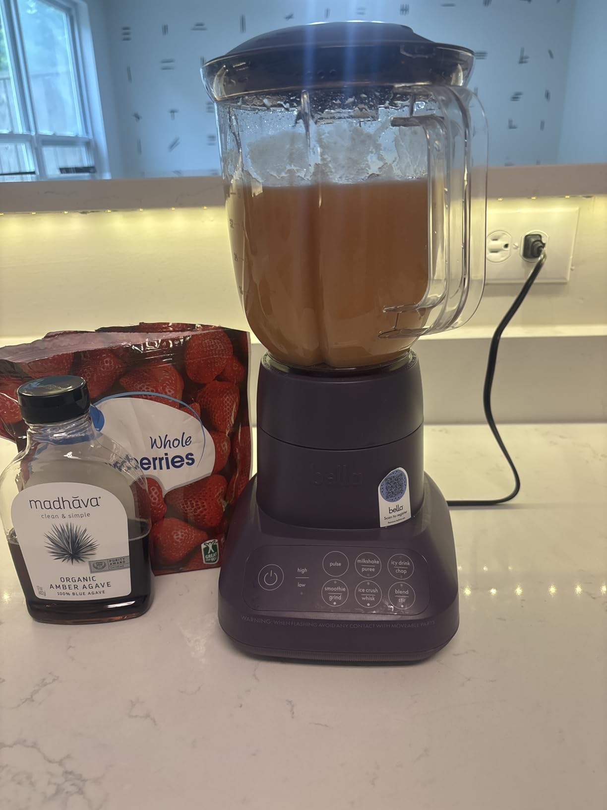 bella Fits-anywhere Flip & Store Blender, 48 oz, 520W, 10-speed, Oatmilk customer photo 2