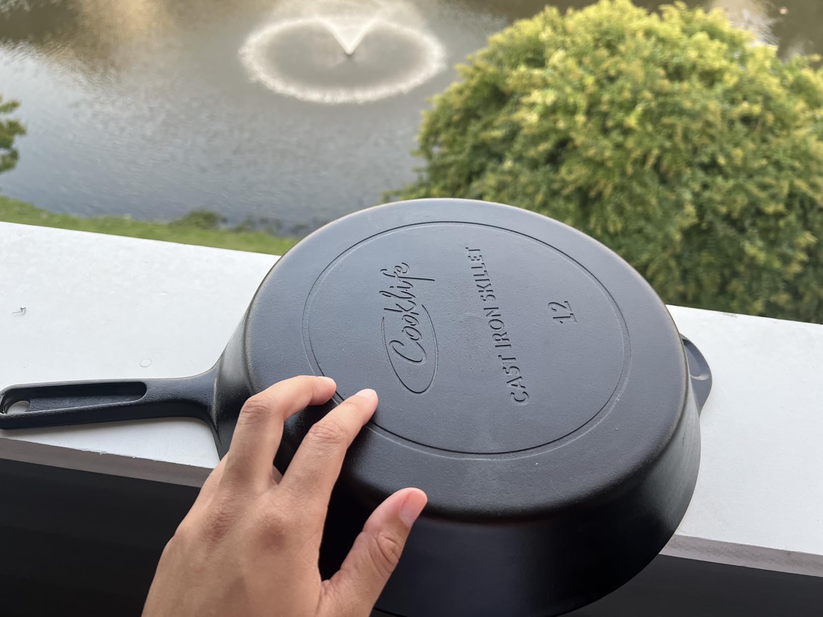 COOKLIFE 12 Inch Lightweight Pre-Seasoned Cast Iron Skillet customer photo 2