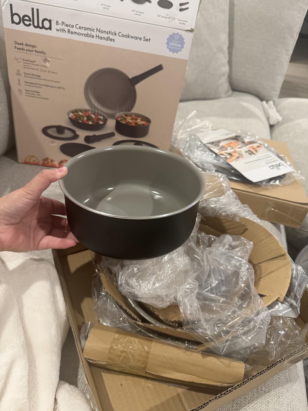 bella 8 Piece Removable Handle Cookware Set, Fits-anywhere™ Kitchenware w EverGood™ Ceramic Nonstick Coating, Dishwasher & Oven Safe, All Stovetops Compatible, Glass Lids with Silicone Rims, Black customer photo 1