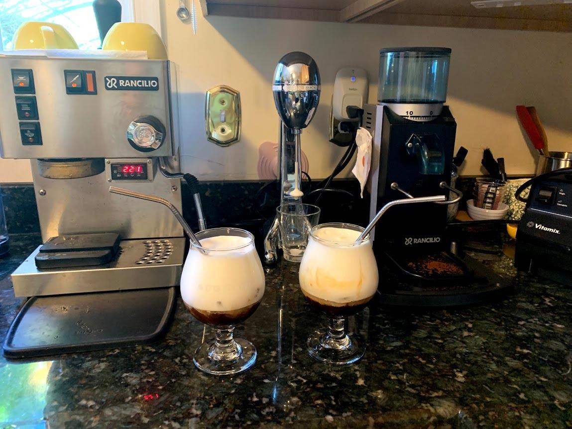 Hamilton Beach DrinkMaster Electric Drink Mixer, Retro Milkshake Maker & Milk Frother, 2 Speeds, Extra-Large 28 oz. Stainless Steel Cup, Mint customer photo 1