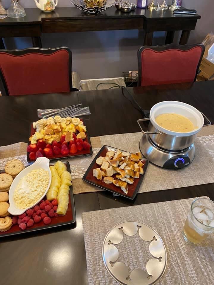 Artestia Electric Fondue Pot Set for Cheese, Chocolate, Broth & Hot Pot customer photo 2