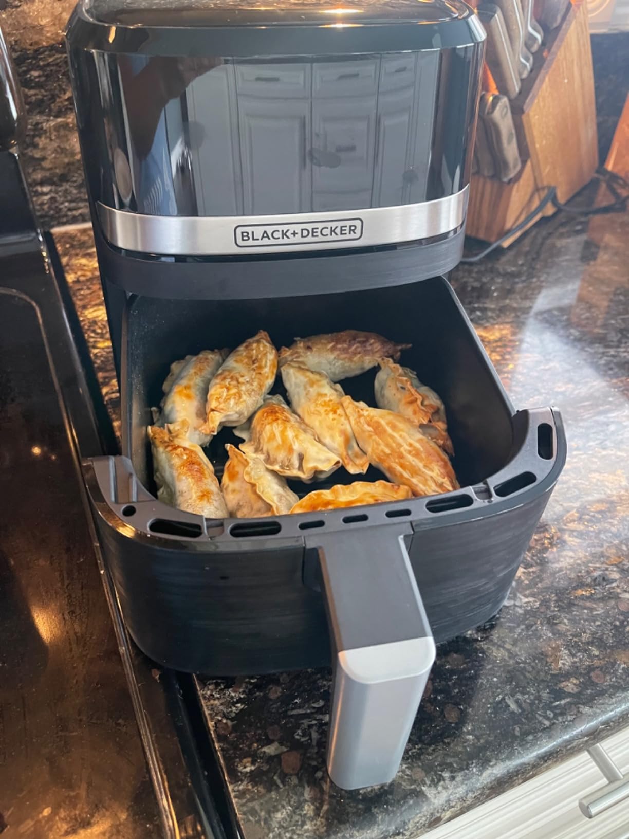 BLACK+DECKER Purifry 2QT Digital Air Fryer - Compact 2QT air fryer with Air Crisp technology, 9 presets and dishwasher-safe nonstick basket customer photo 1