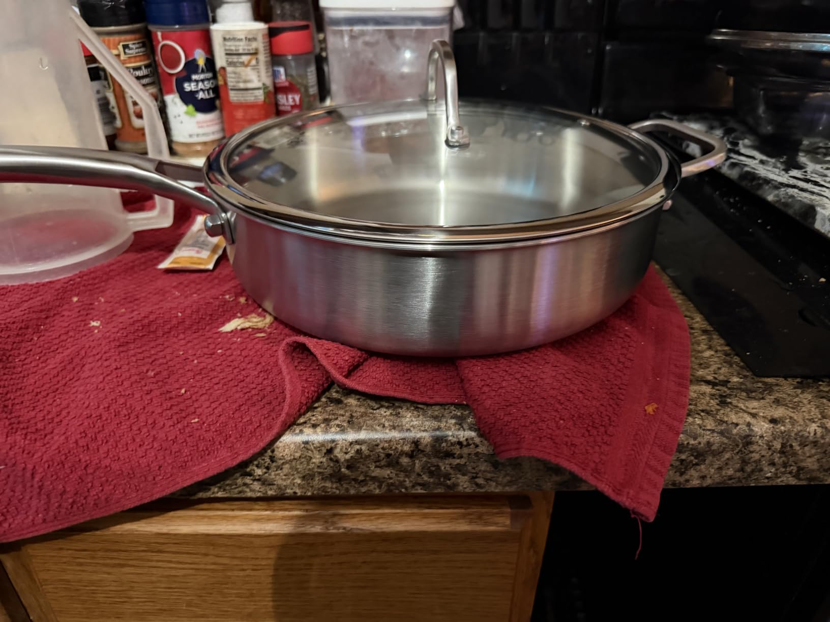 VocVoi Stainless Steel Pan with Lid, 6 QT Stainless Steel Saute Pan, 12 Inch Frying Pan, PFOA & PTFE Free, Tri-Ply Skillet, Stainless Steel Pot, Dishwasher & Oven Safe, Works on All Cooktops customer photo 1