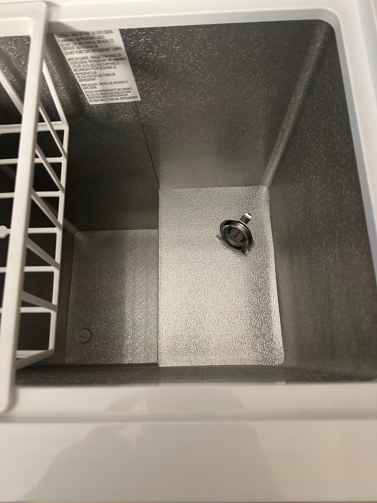 BLACK+DECKER 2.0 Cu. Ft. Compact Chest Freezer, BCFK206, White customer photo 2