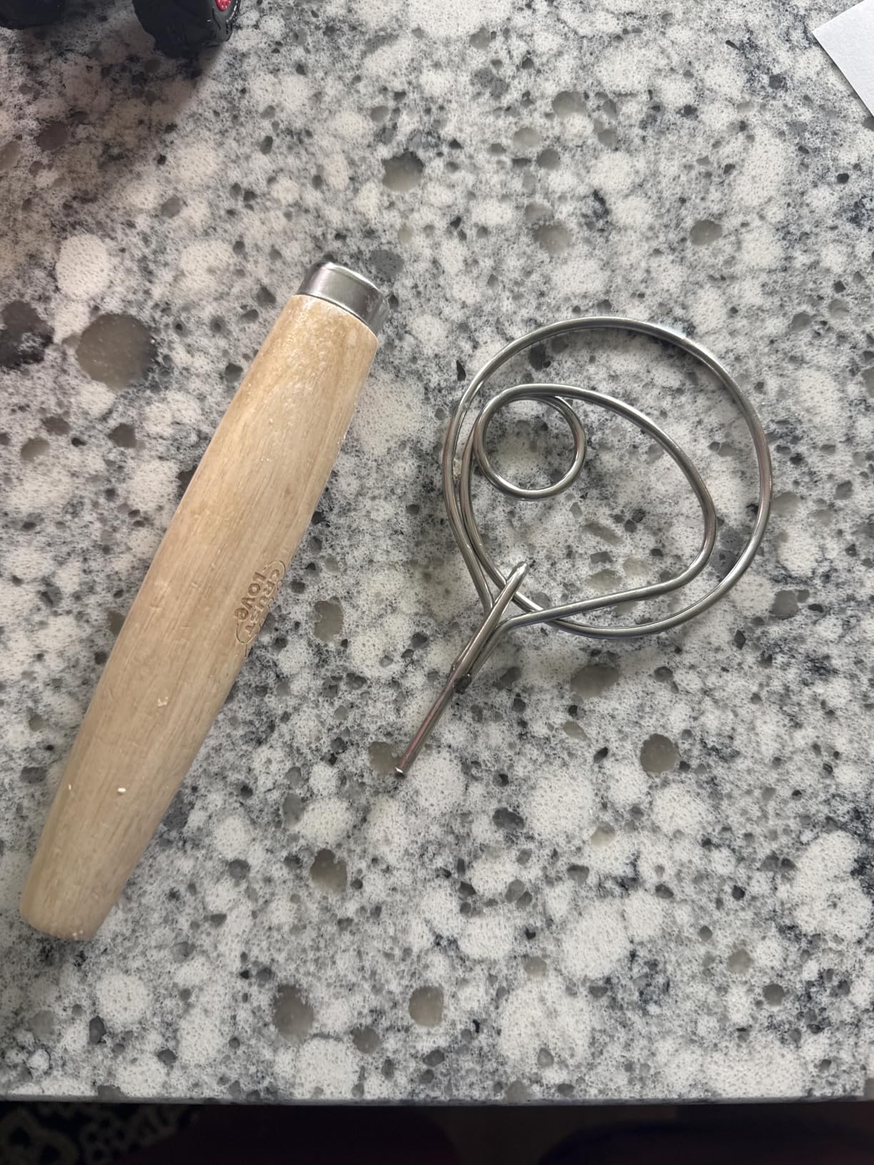 5 QT Pre-Seasoned Dutch Oven for Bread Baking with Lid and Kit | Dutch Oven for Sourdough Bread Baking and Supplies incl. Banneton, Bread Sling, Lame, Dough Whisk & Guide, Cast Iron Pot Set customer photo 1