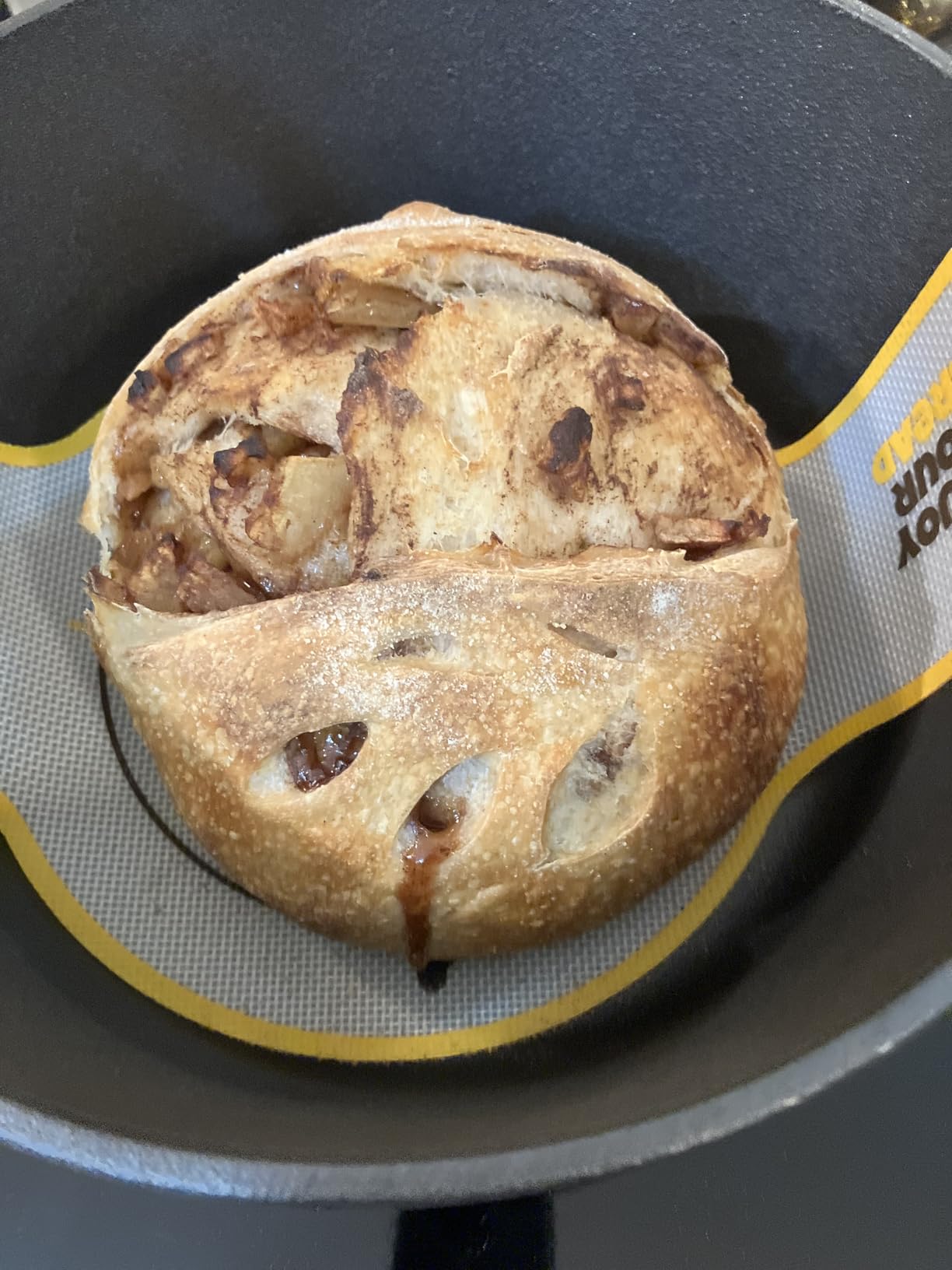 5 QT Pre-Seasoned Dutch Oven for Bread Baking with Lid and Kit | Dutch Oven for Sourdough Bread Baking and Supplies incl. Banneton, Bread Sling, Lame, Dough Whisk & Guide, Cast Iron Pot Set customer photo 2