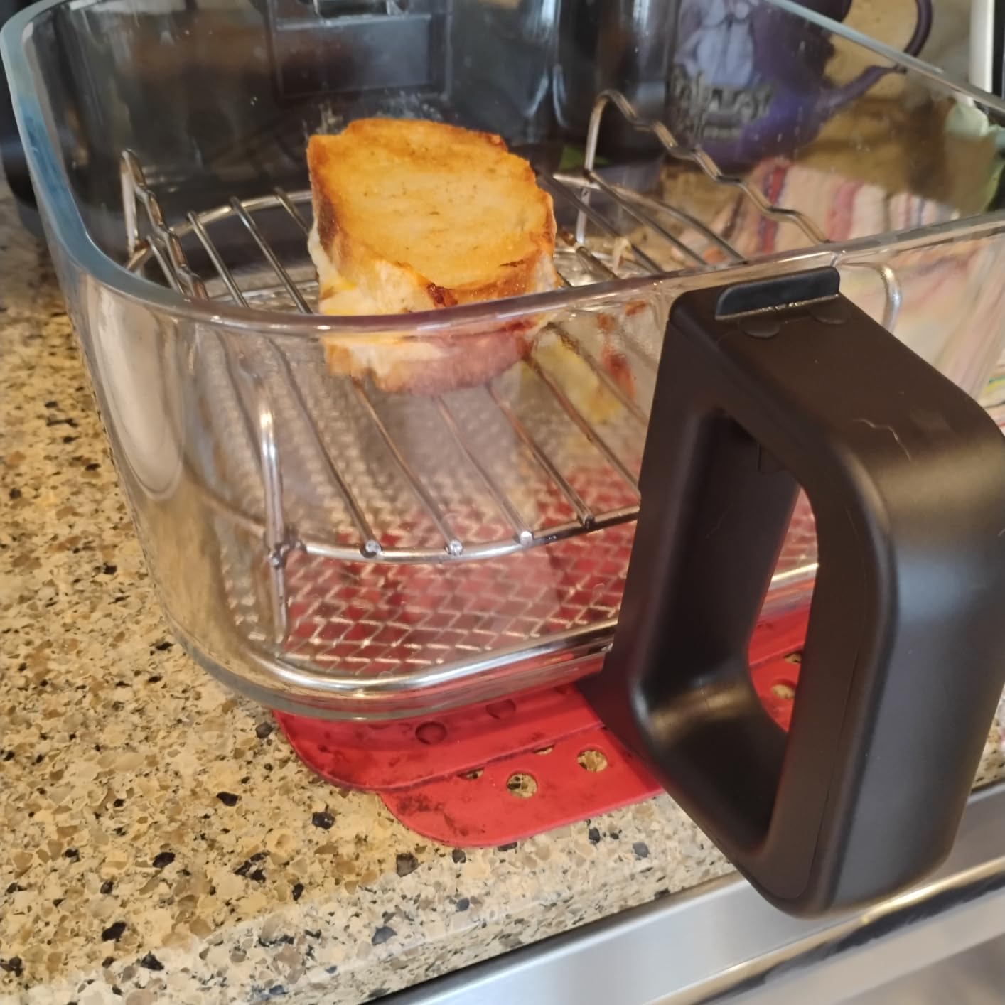 NutriChef 5.8 Quart Air Fryer | 8-in-1 Preset Cook Modes| Transparent Fry Bowl for Best Cooking Results | Cook Shrimp, Steak, Fries, Wings, Chicken & More | Precise Temperature Control & Time | White customer photo 1