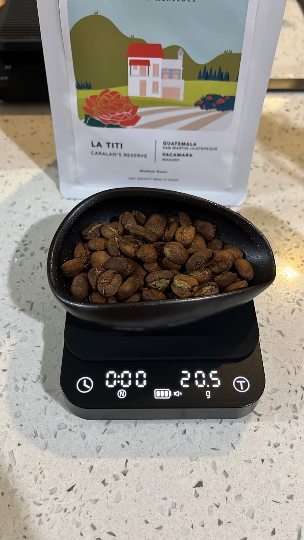 WACACO Exagram Pro Coffee Scale with Timer, Smart Espresso Scale with Carrying Box, Automatic Timing Rechargeable Mini Digital Coffee Weight Scales Gram&Ounce&Milliliter, Food Kitchen Scale, Black customer photo 1