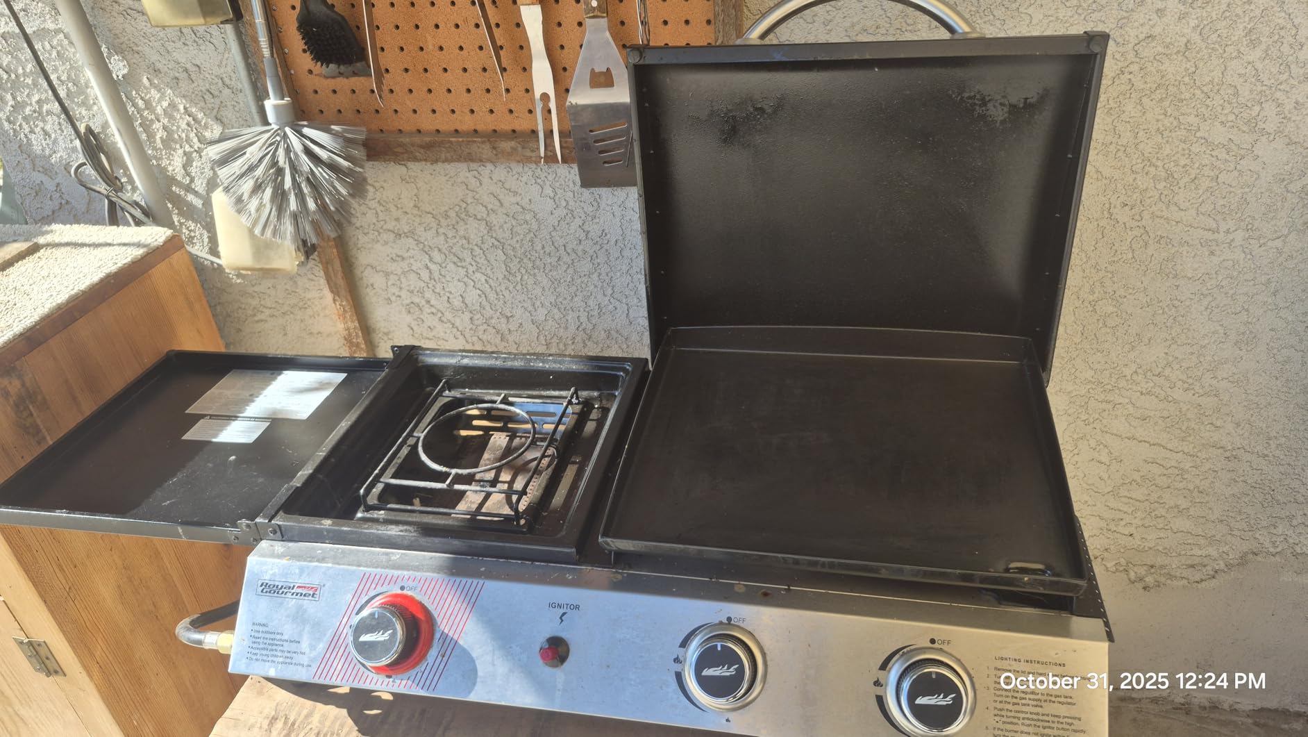 Royal Gourmet PD1305H 3-Burner Propane Gas Grill, Griddle Combo with Lid customer photo 2