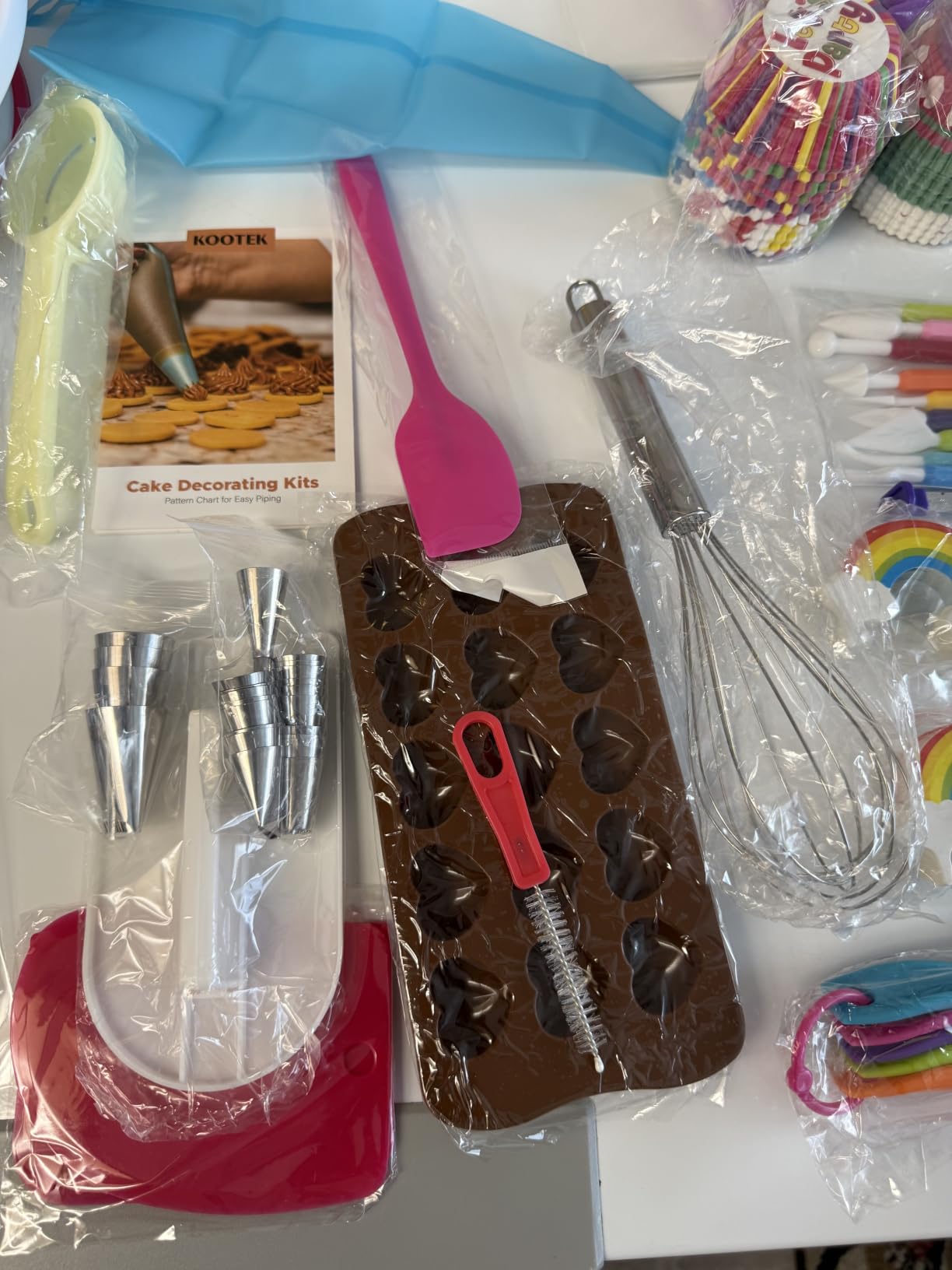 Kootek 700pcs Cake Decorating Kit, Baking Supplies with Springform Pans, Cake Turntable for Decorating, Piping Tips Set, Pastry Bags, and More Baking Tools for Mother's Day customer photo 1