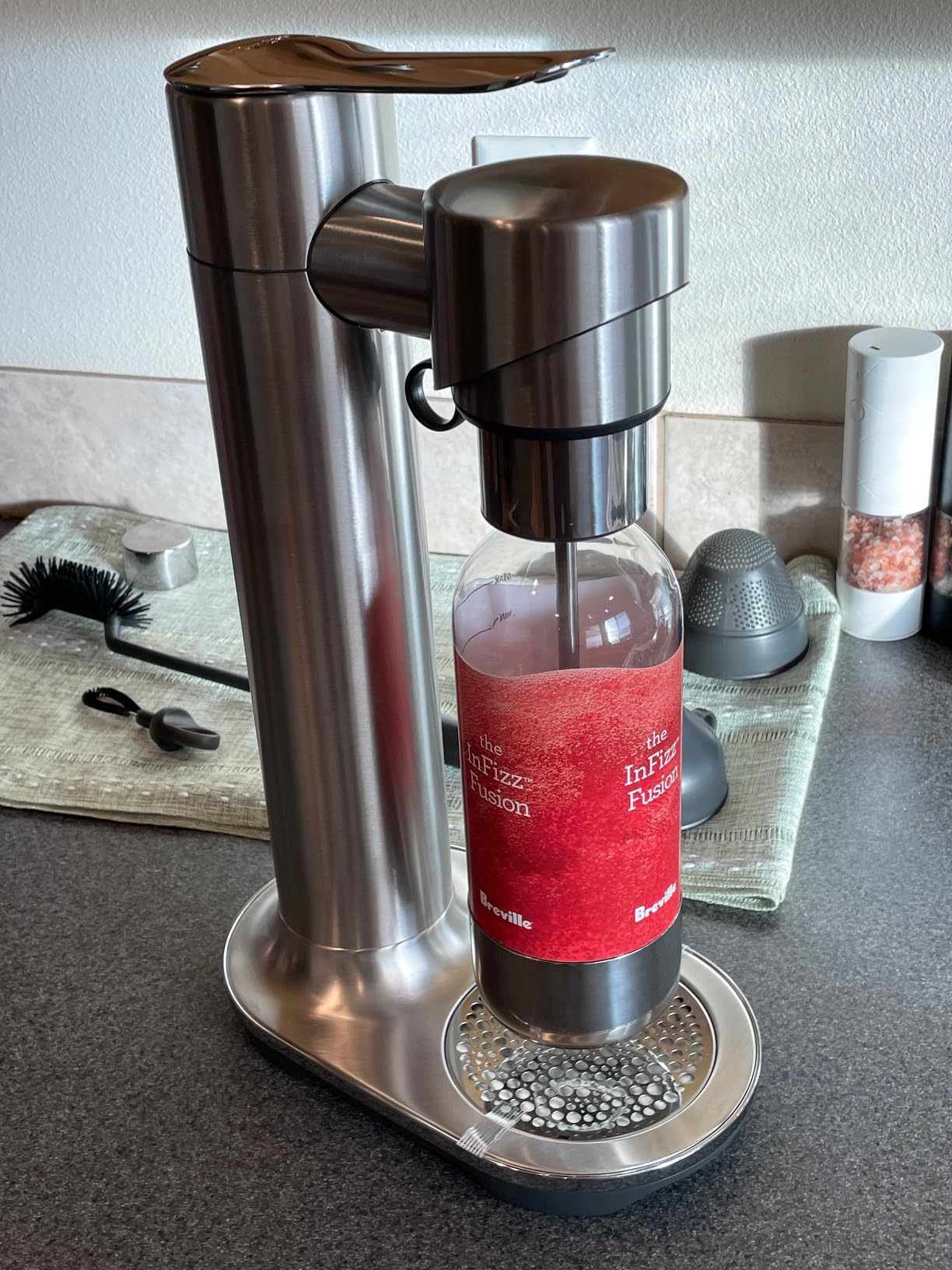 Breville InFizz Fusion Sparkling Drink Carbonator, Brushed Stainless Steel customer photo 1