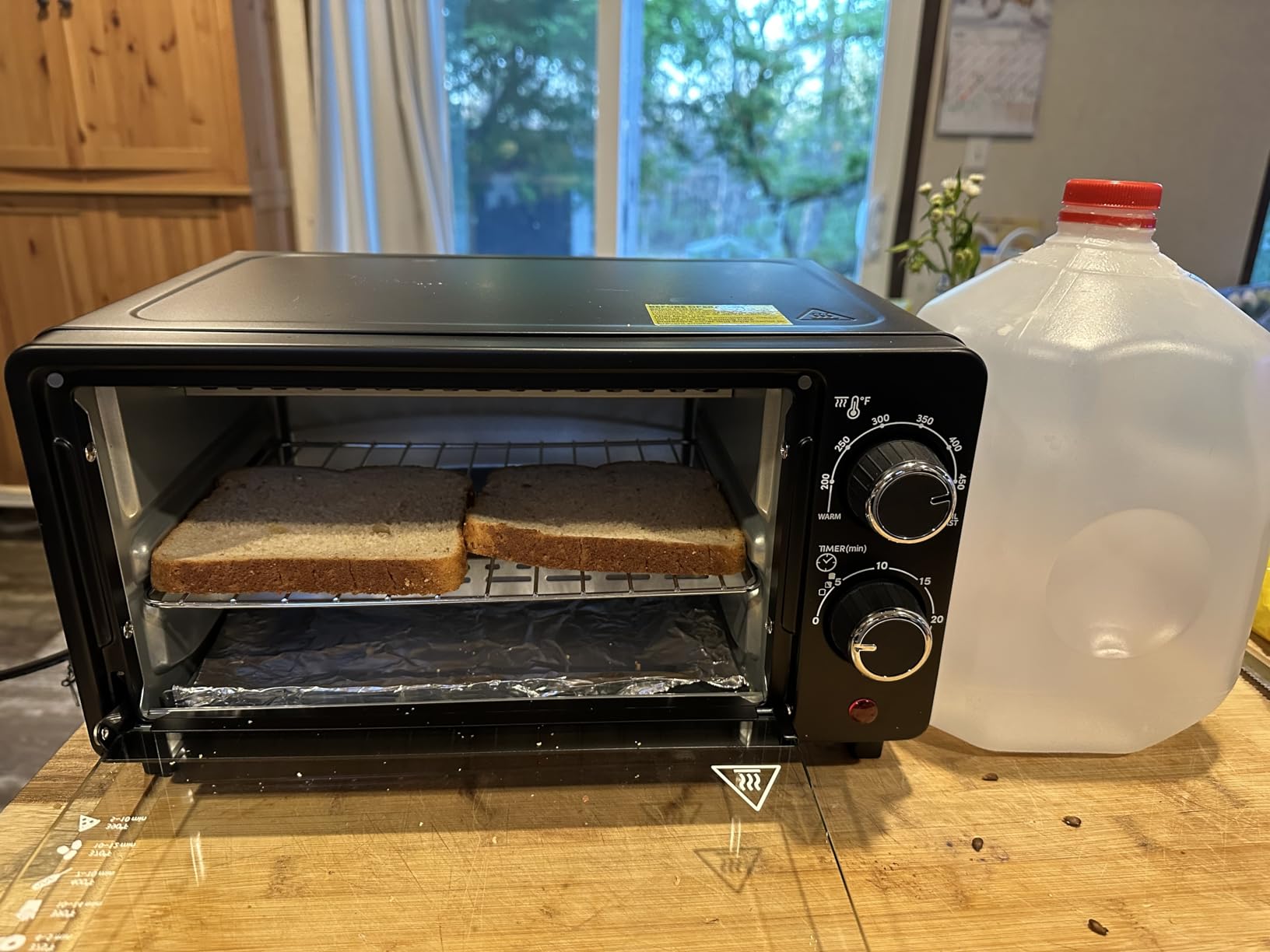 Elite Gourmet ETO490 9L/4 Slice Countertop Toaster Oven with 30-Minute Timer, Adjustable Temperature Control, Includes Baking Pan, Wire Rack and Crumb Tray, Bake, Broil, Toast, Black customer photo 1