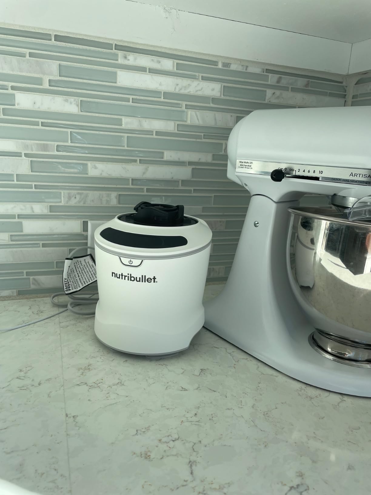 nutribullet SmartSense Blender Combo, 1400W, 64oz Pitcher, 32oz & 24oz Cups, 5-Speed, Smoothies, Ice and Frozen Fruit, Nut Milk, Soup, Gunmetal Gray, NBF50700 customer photo 1