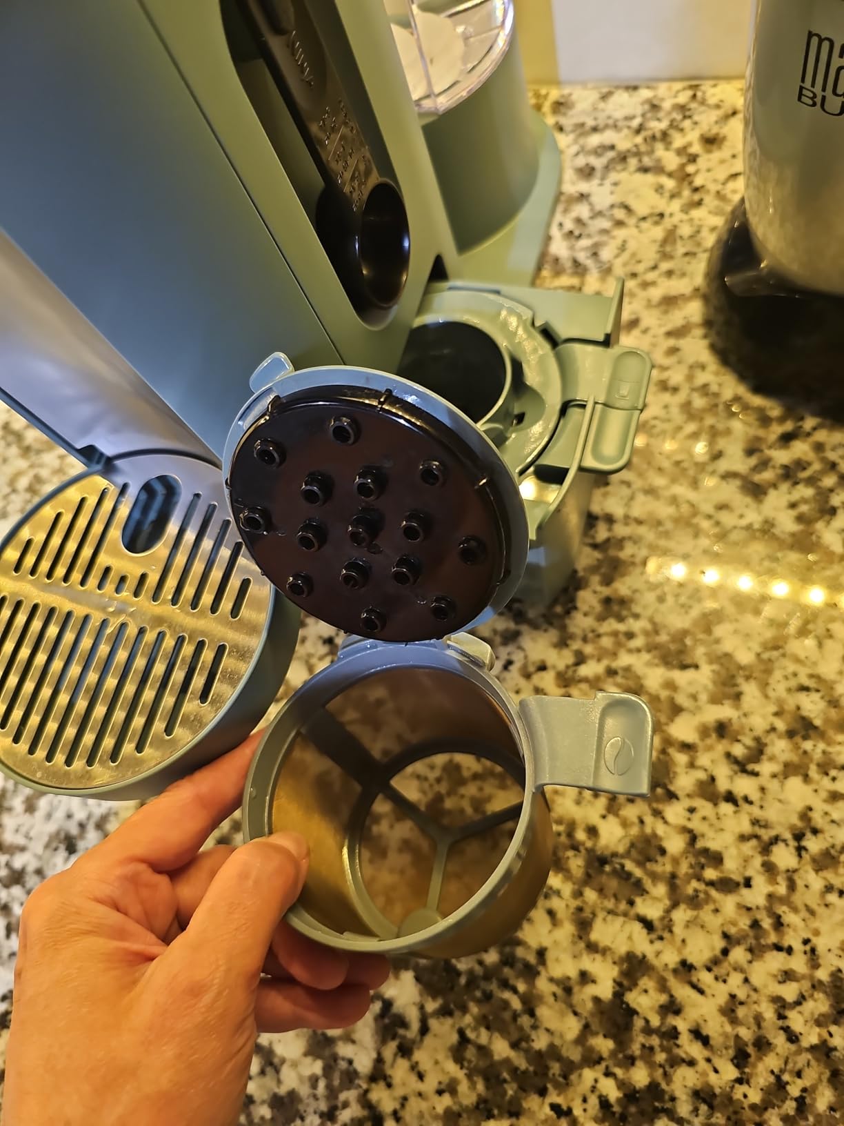 Ninja Pod and Grounds Specialty Single Serve Coffee Maker, K-Cup Pod Compatible, Brews, Compact Design, Built-in Milk Frother, 56 Ounces Reservoir, 6 Ounces Cup to 24 Ounces Mug Sizes, Stone, PB051ST customer photo 2