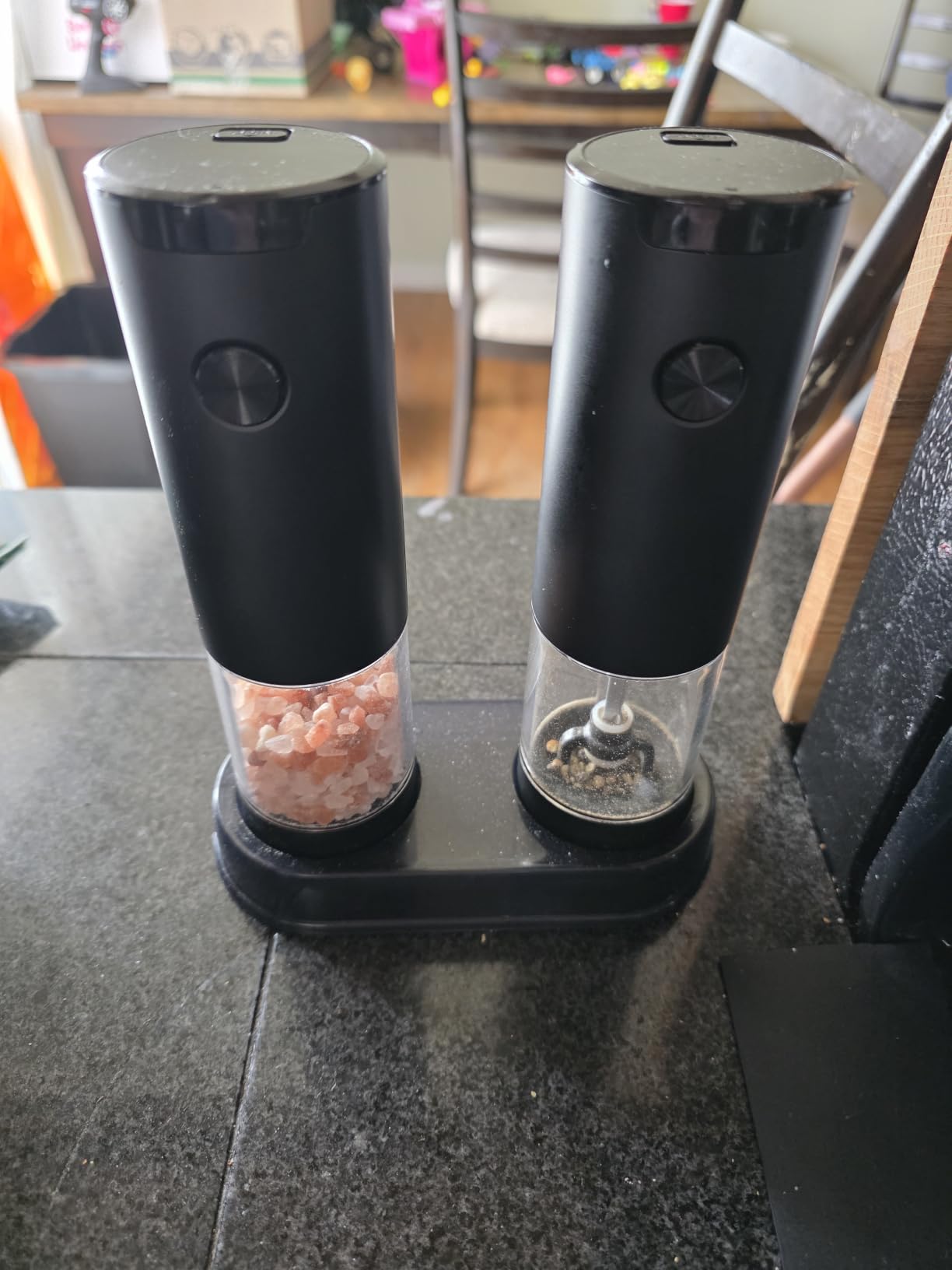 Electric Salt and Pepper Grinder Set Automatic Battery Pepper Mill Shakers Adjustable Coarseness Upgraded Larger Capacity with Led Home and Kitchen Appliances White Elephant Gifts for Women Men customer photo 1