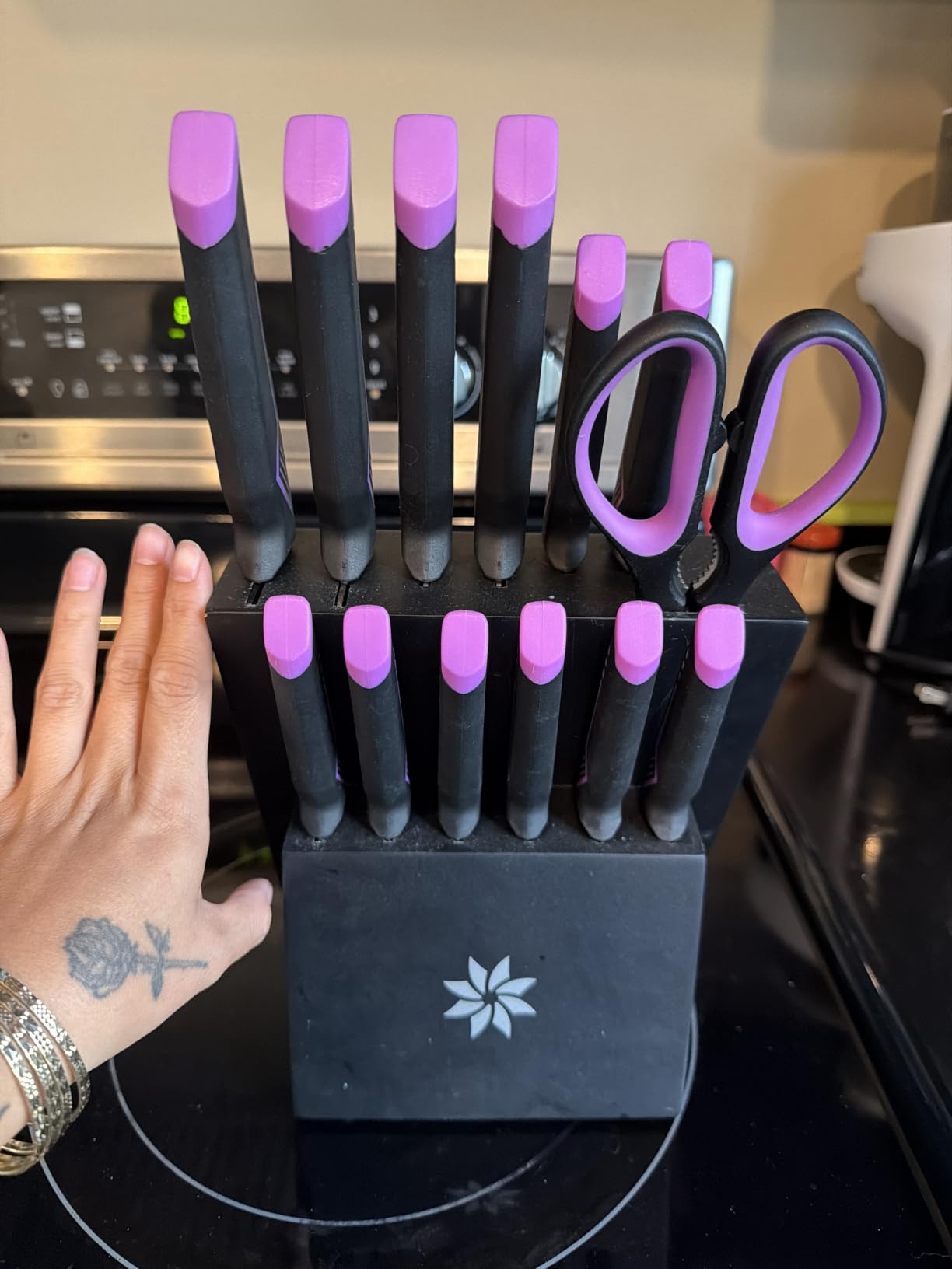 ASETY Knife Set, 15 PCS Kitchen Knife Set with Built-in Sharpener Block customer photo 2