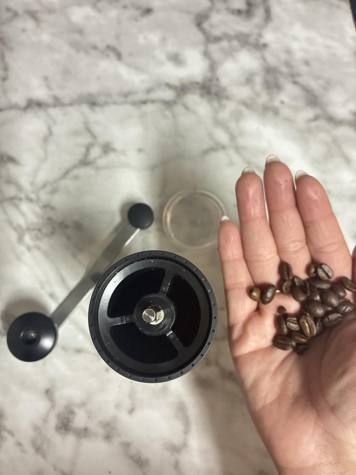 Mini Manual Coffee Grinder with 40 Adjustable Settings, Portable Hand Coffee Bean Mill with 30g Capacity, Conical Burr Coffee Grinder with Crank for Travel, Camping, Office, Espresso, Pour Over, etc customer photo 2