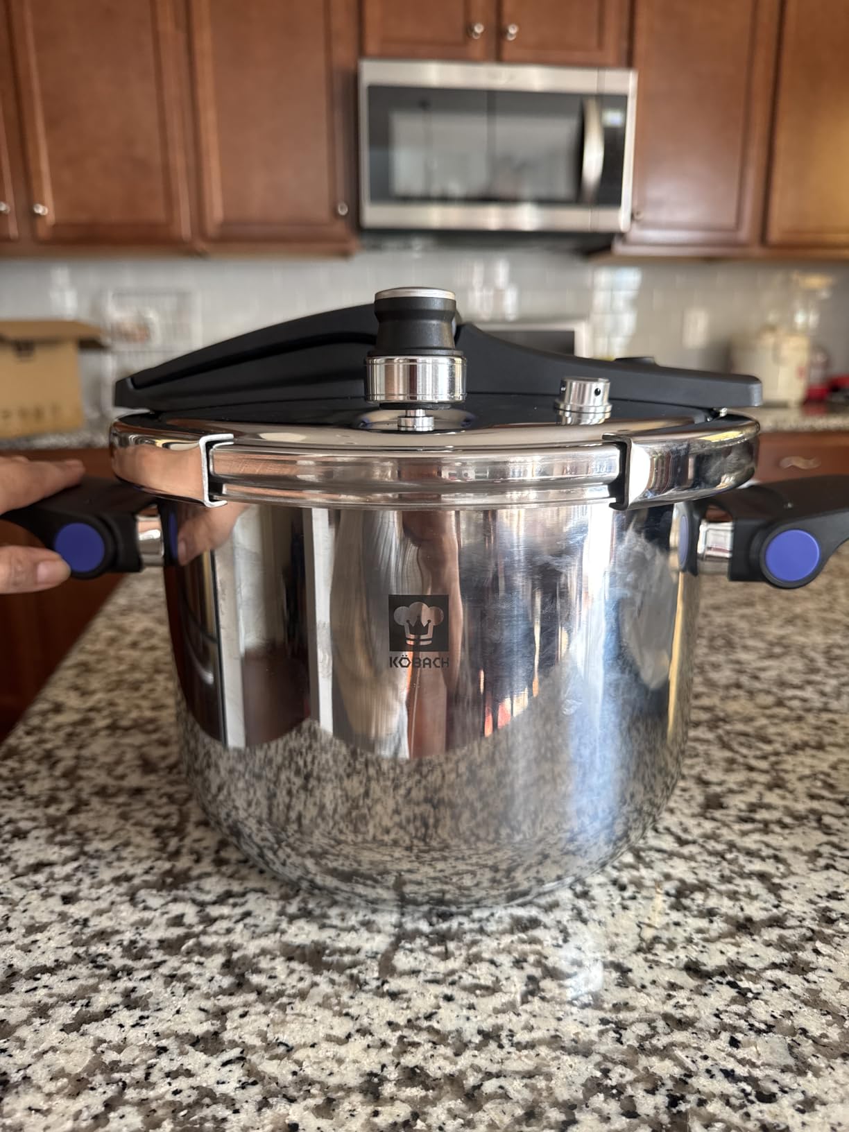 KOBACH 8QT Stainless Steel Pressure Cooker, Compatible with Induction and Gas Stovetops, Dishwasher Safe, One-Hand Opening Design customer photo 1