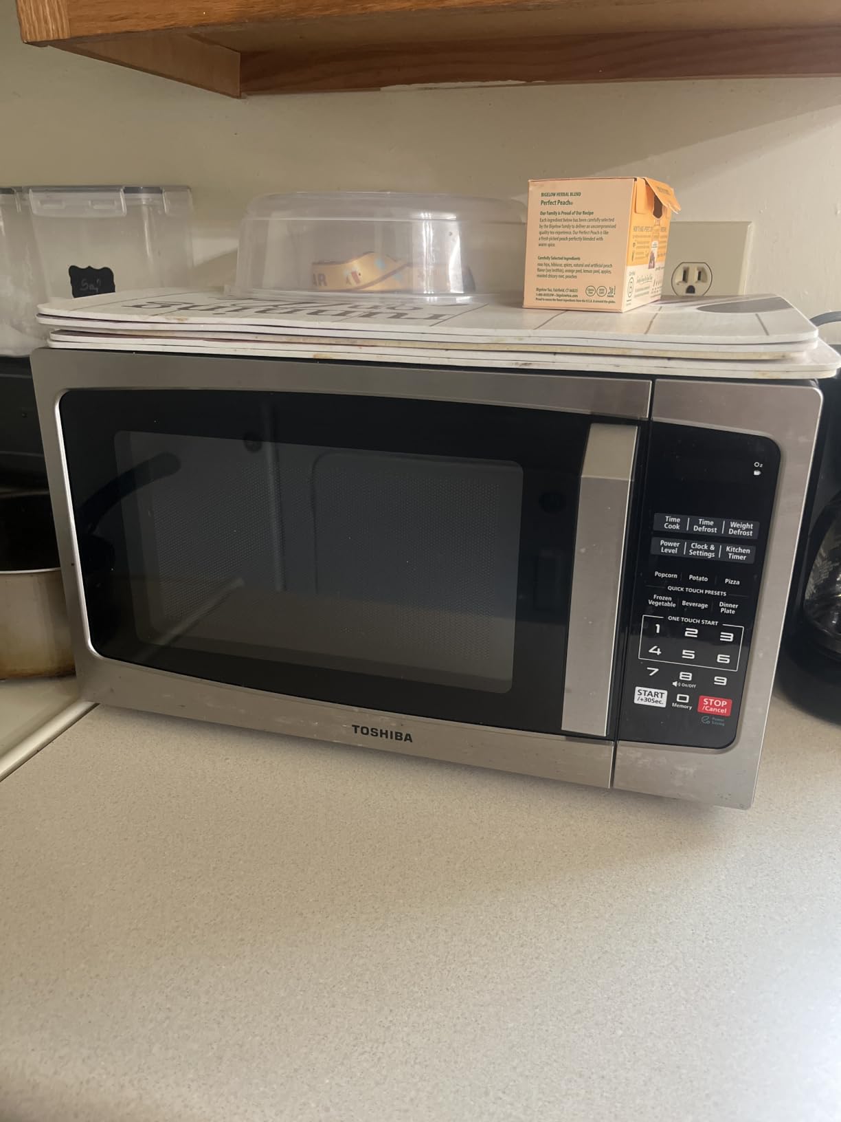 TOSHIBA Microwave Oven, 0.9 Cu.Ft, 900W, Stainless Steel customer photo 1