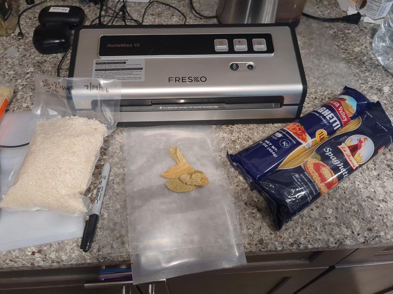FRESKO Vacuum Sealer Machine with Automatic Bag Detection, Compact Design | Food Vacuum Sealer for Dry & Moist Food Storage, Suitable for Sous Vide, 10 Pre-Cut Bags customer photo 1