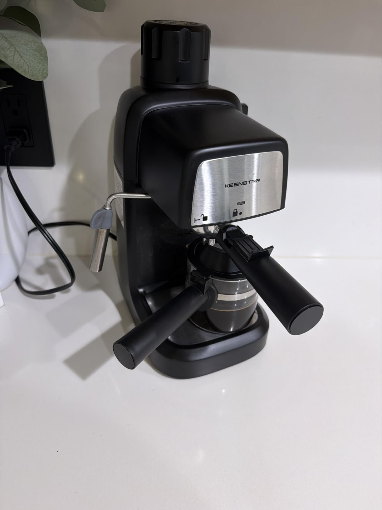 KEENSTAR 3.5Bar Espresso Machine 800W, Compact 4-Cup Espresso Maker Preheat | Fast Heating, Milk Frother Steam Wand, Espresso and Cappuccino Machine for Cappuccino or Latte Black customer photo 2