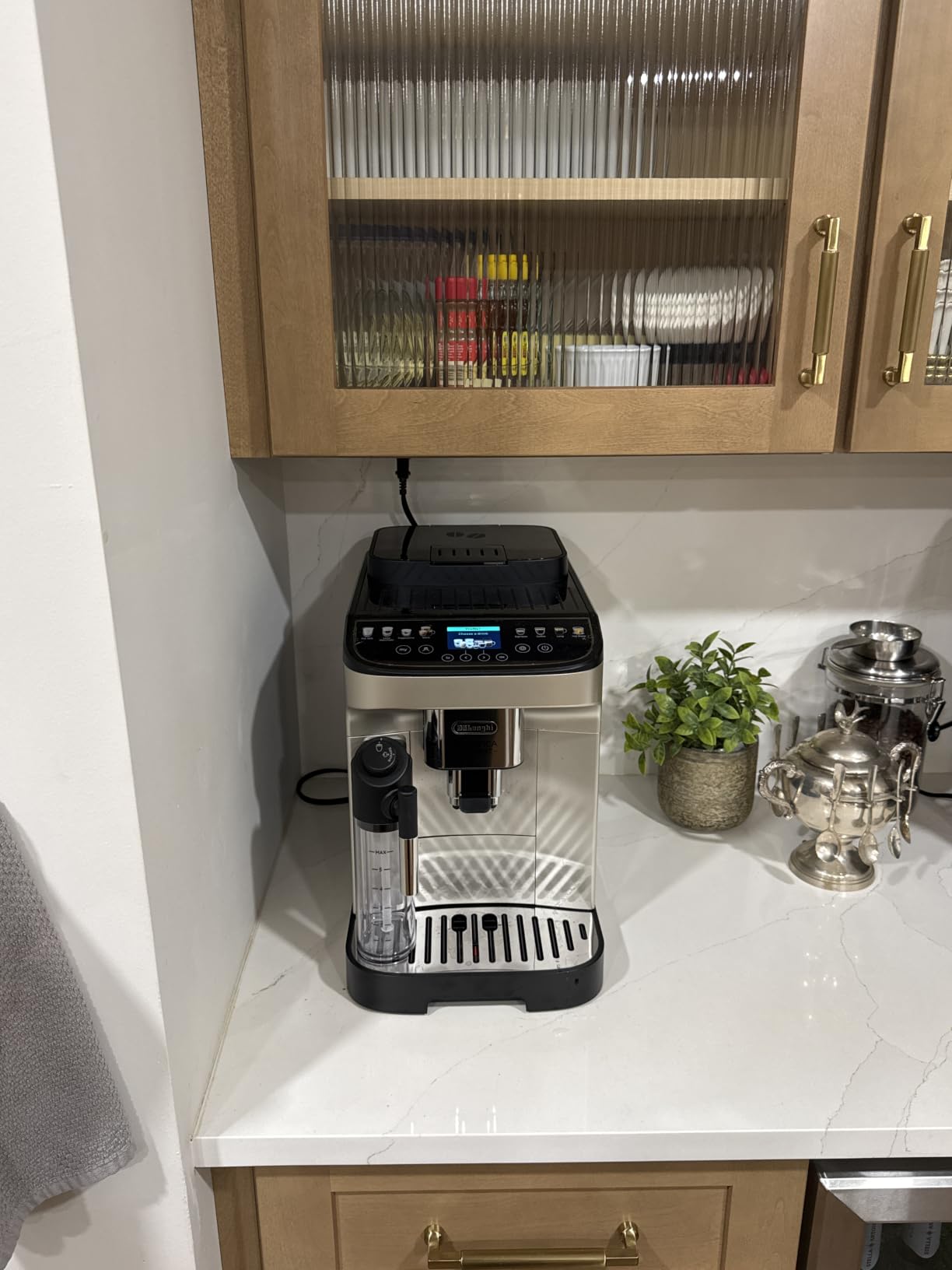 De'Longhi Magnifica Evo Next Fully Automatic Espresso Machine - Programmable Coffee Maker with Grinder and Milk Frother - Hot & Cold Brewer for Espresso, Latte, Cappuccino, Americano, Tea and More customer photo 1