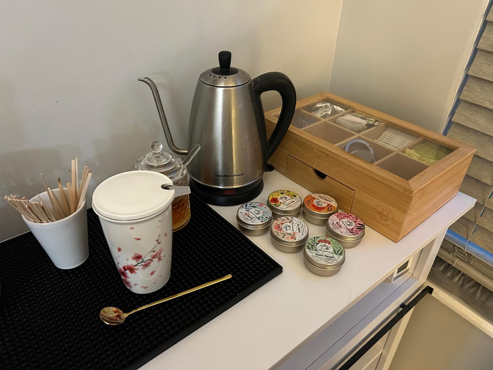 Tea Gift Set for Women - 6 Herbal Loose Leaf Tea Blends, Insulated Ceramic Cup with Infuser & Lid customer photo 1