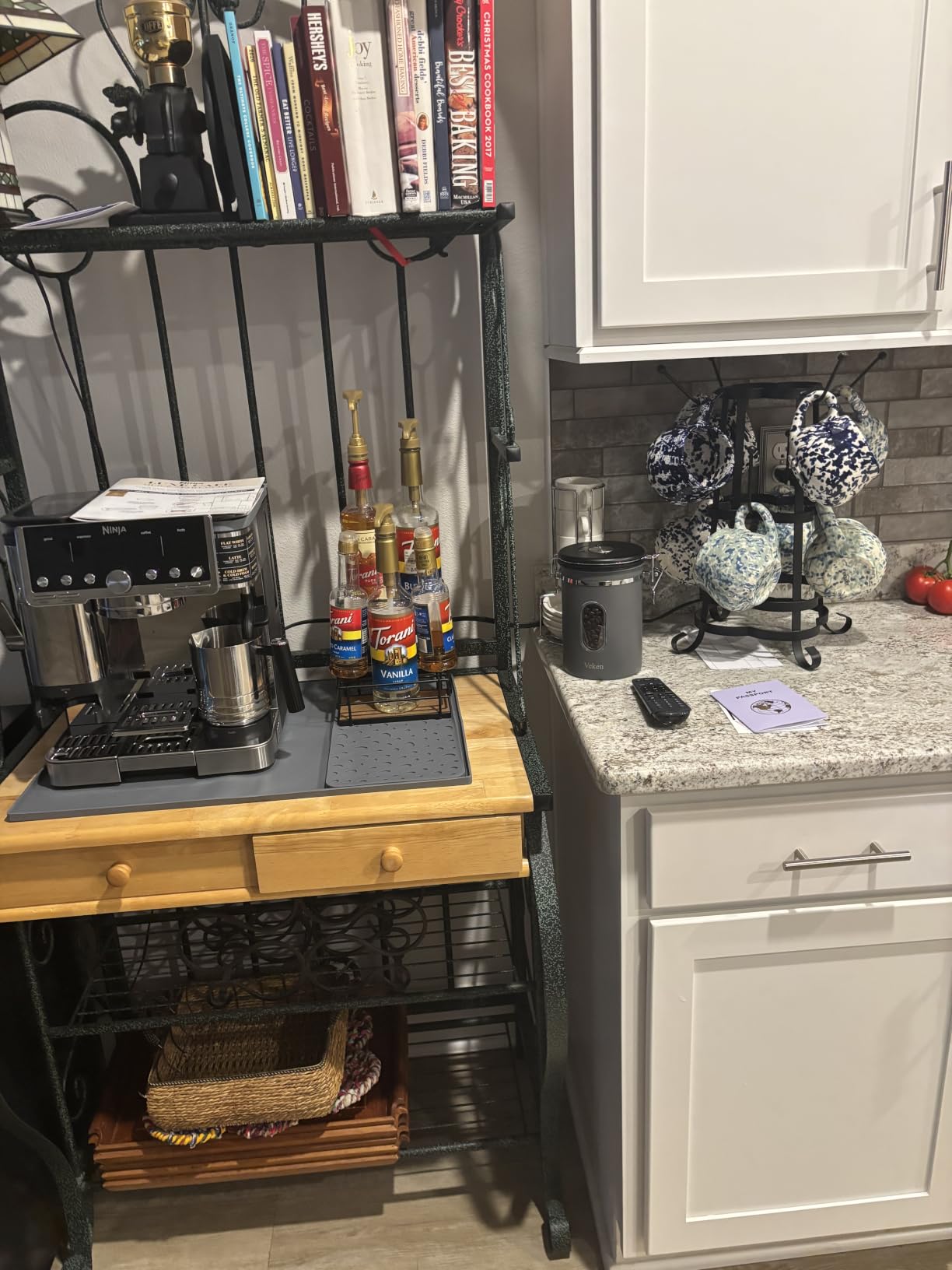 Ninja Luxe Cafe Pro Series, Espresso, Cold Brew, Hot Water, ES701 | Drip Coffee, Integrated Tamper, Built-in Grinder, Hands-Free Frother for Cappuccinos, Lattes, Americanos, Dairy or Non-Dairy customer photo 1