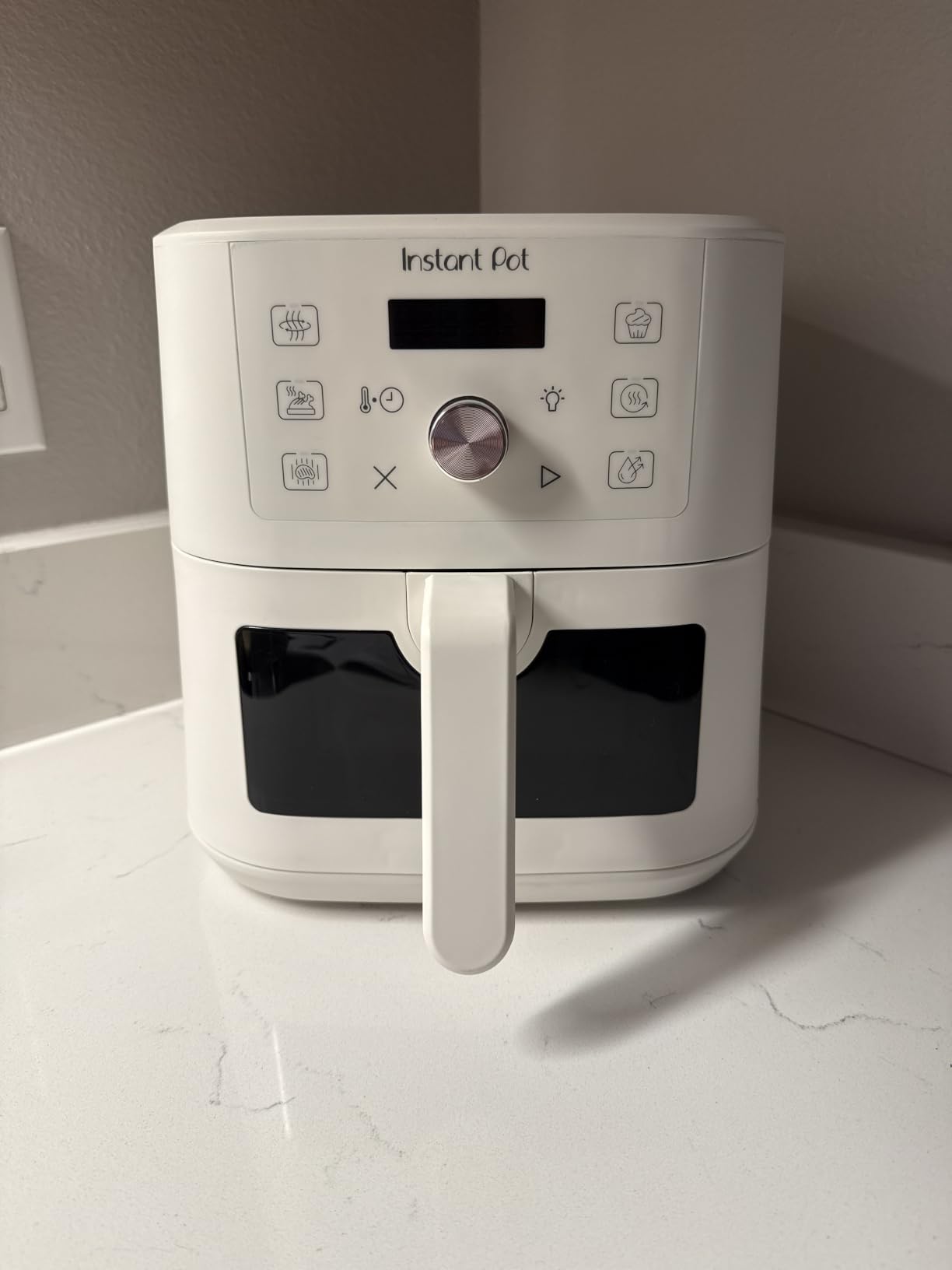 Instant Pot 4Qt Vortex 6-in-1 Mini Air Fryer, Custom Program Options, Air Fry, Broil, Roast, Dehydrate, Bake, Reheat, Black, 4 Quarts customer photo 2