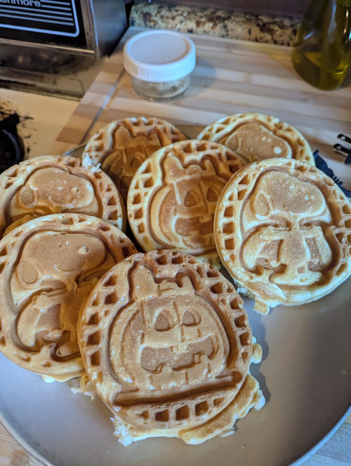 Peanuts x Dash Snoopy Mini Waffle Maker, Ceramic Nonstick Surface, White | Small Waffle Iron for Kids & Fans, Chaffle Maker, Mini Waffles for Dorms, Families & Gifts customer photo 2