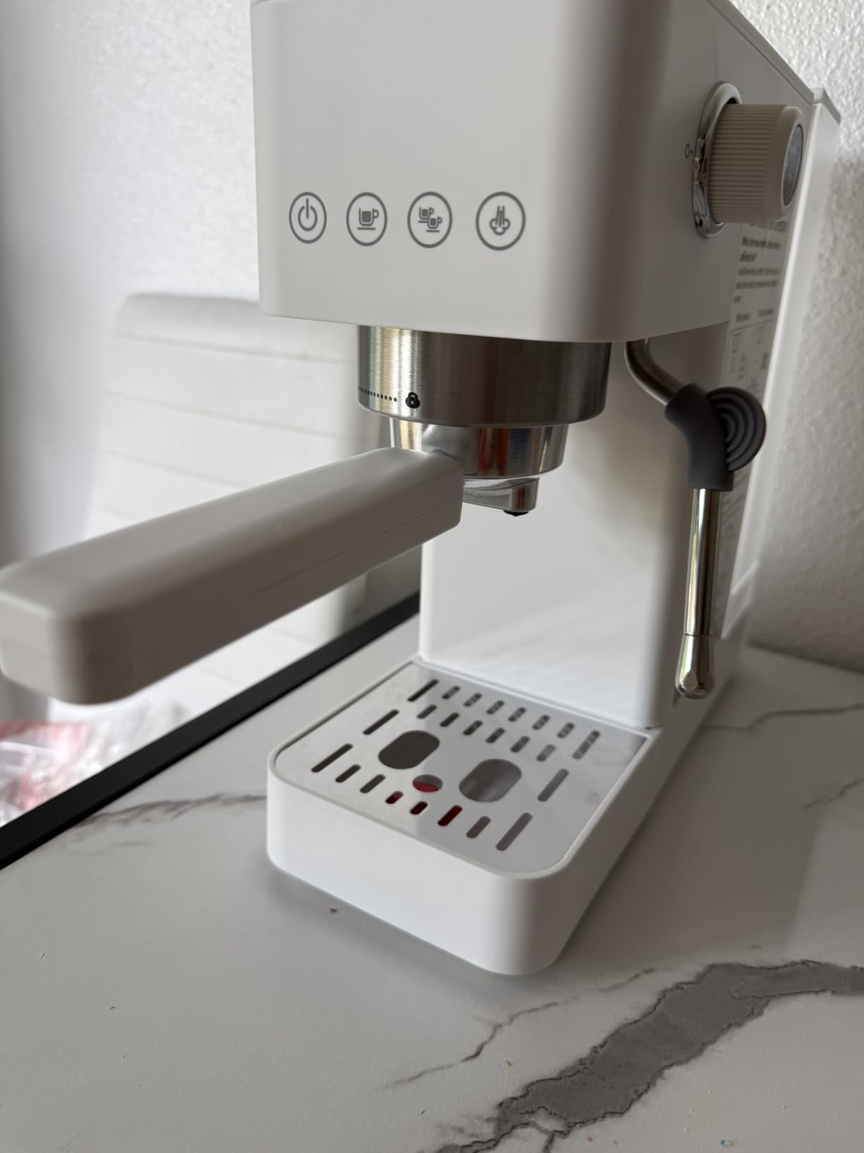 AMZCHEF Compact Espresso Machine 20 Bar, Americano, Latte & Cappuccino | Easy One-Touch Brewing, 30s Heat-Up, Stable PID Control, Easy Milk Frothing, Compact Design, 50oz Tank, White customer photo 2