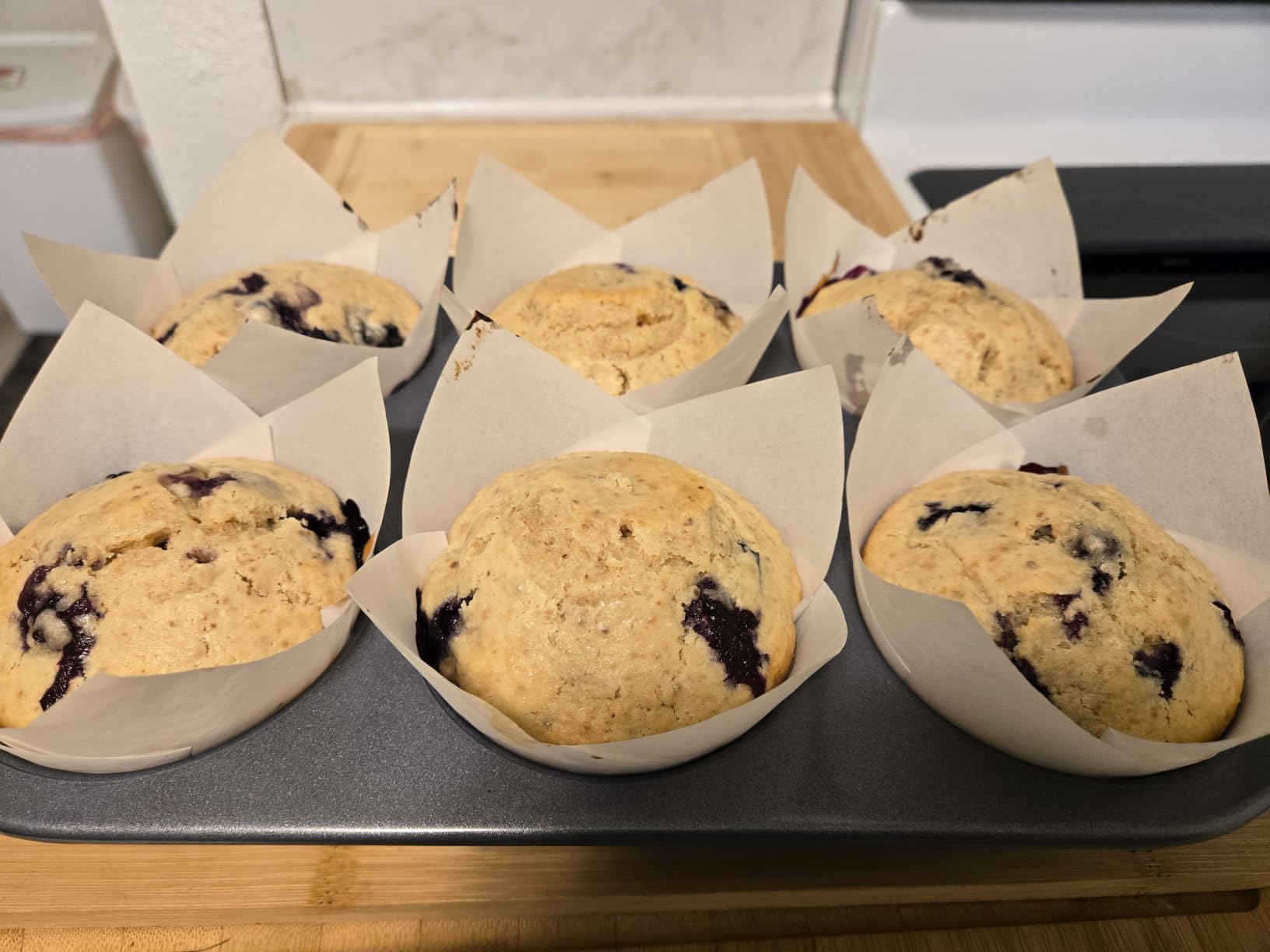 Wilton Everyday Non-Stick Jumbo Muffin Pan, Made Without PFAS, 6-Cup customer photo 1