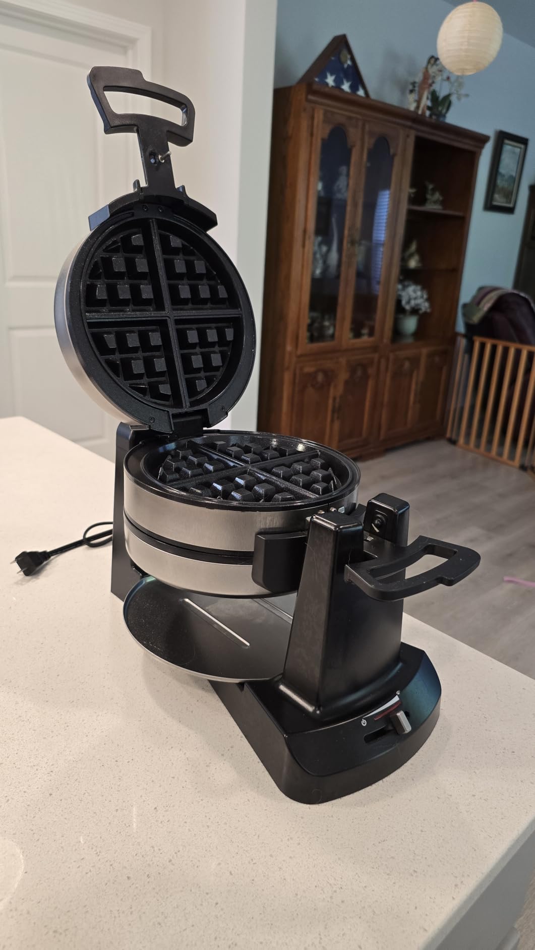 Cuisinart Double Flip Belgian Waffle Maker, WAF-F40NAS, Stainless Steel, Grey and Black customer photo 1