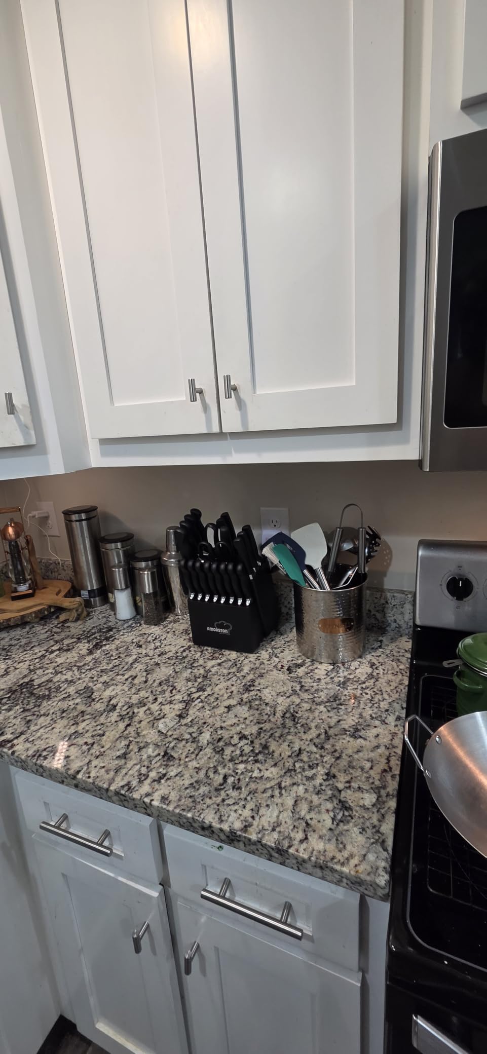 Knife Set, Amorston 21 Pieces Kitchen Knife Set with Block and Sharpener, Ultra-Sharp Knives Set with Ergonomic Handles, Black German Stainless Steel Knife Block Set, Dishwasher Safe customer photo 1