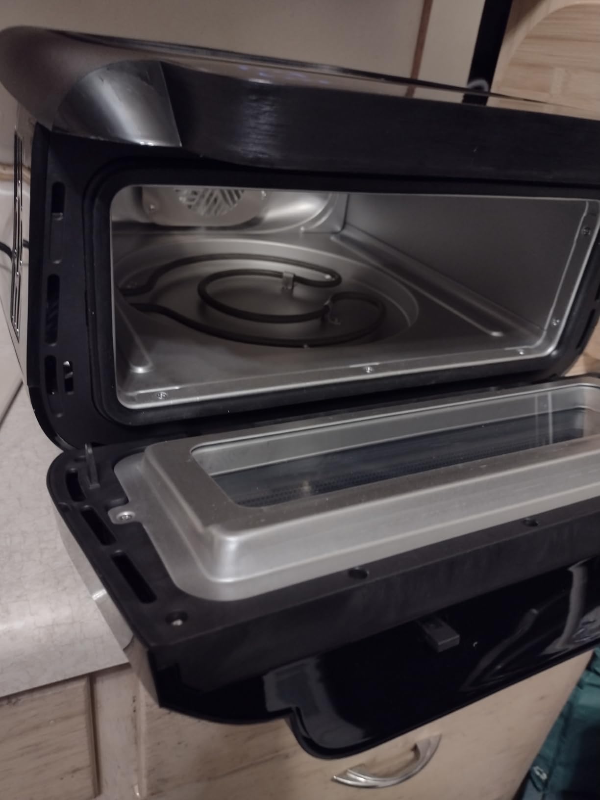 Frigidaire Electric Indoor Pizza Oven - Reach Temperatures of 700F - Stone Bake 12