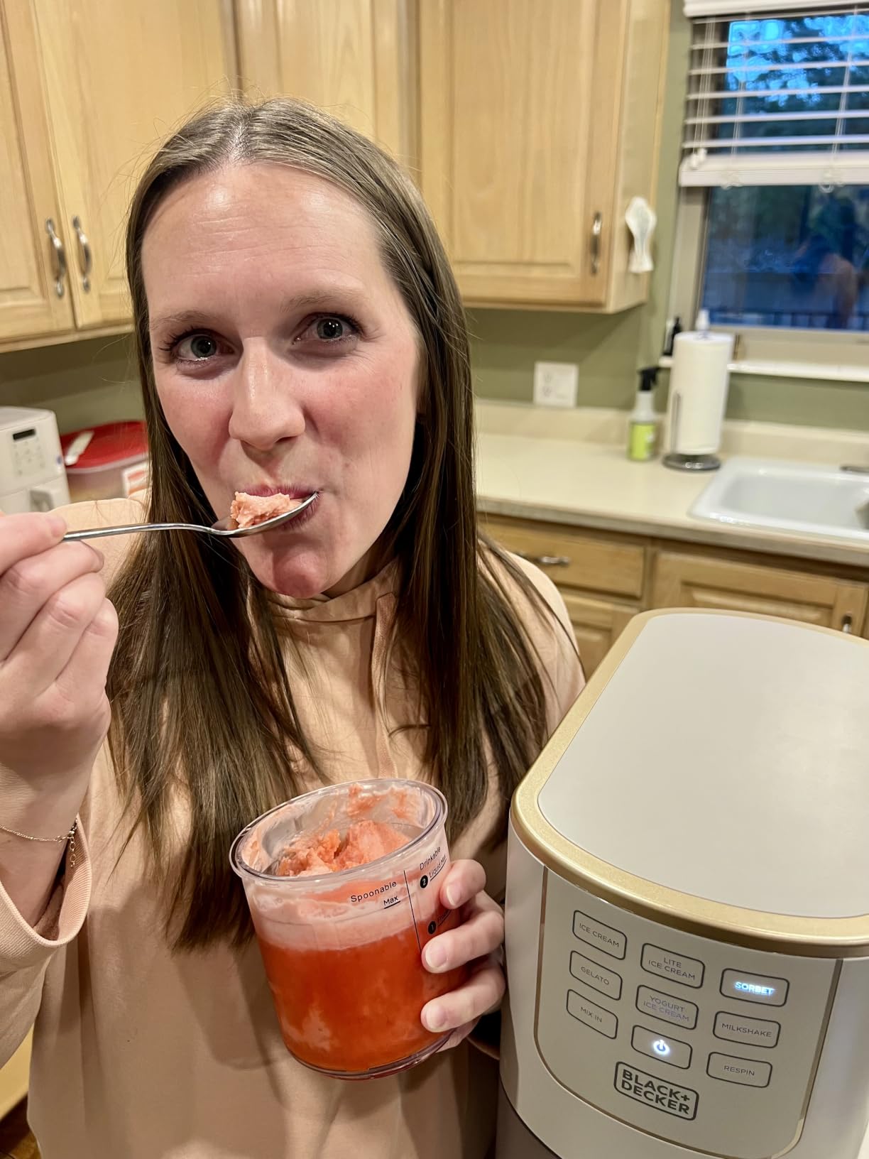 BLACK+DECKER Ice Cream Maker for Families & Kids - Make Protein, Keto & Dairy-Free Ice Cream, Gelato & Milkshakes at Home - Easy Creamy Pint Machine with Mix-Ins customer photo 1