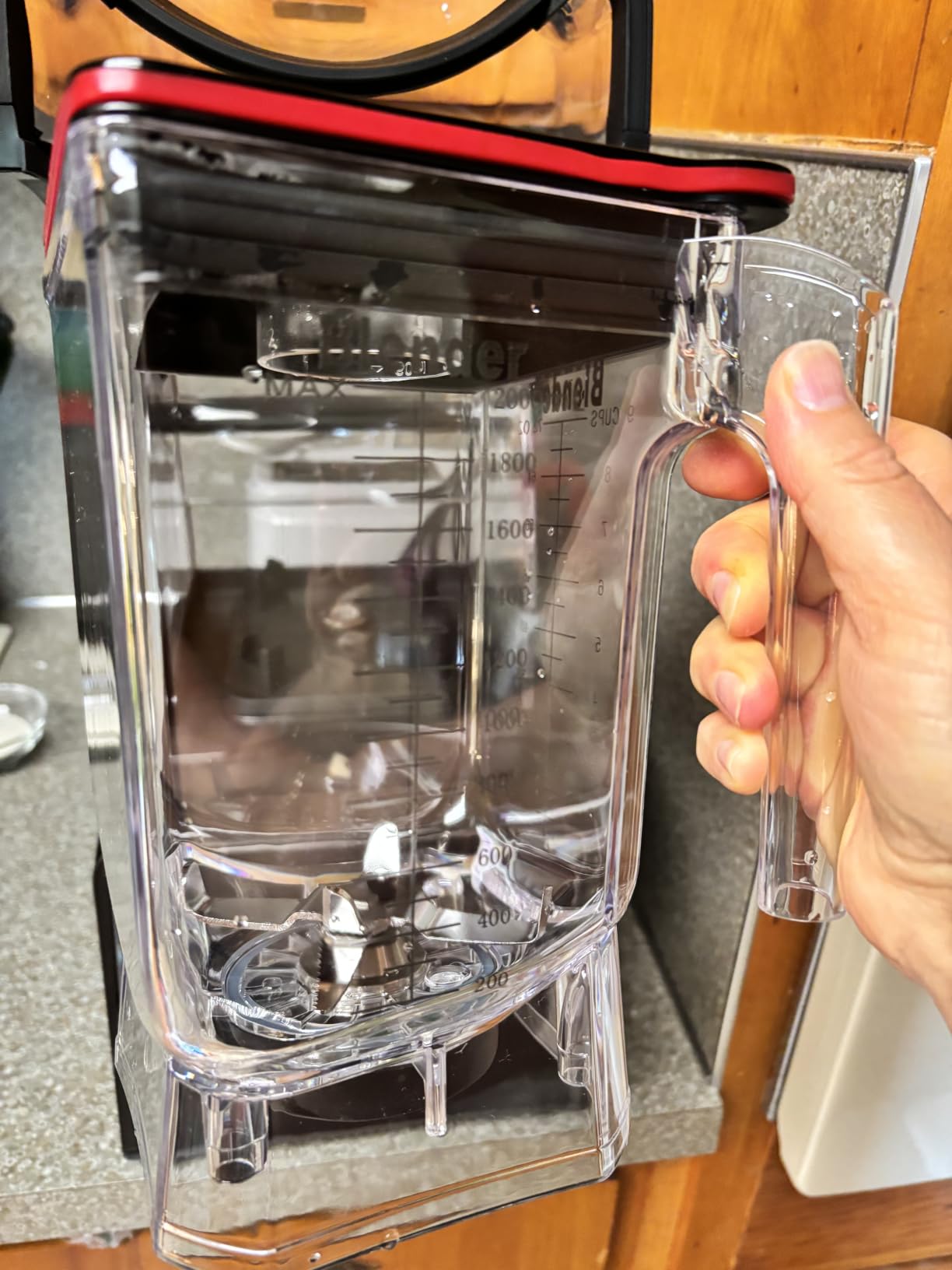Silent Commercial Blender, Professional Quiet Blender for Smoothies, Heavy Duty Bar Mixer for Frozen Drinks, 1800W High Power with Sound Shield Enclosure, 68oz Pure Copper Motor customer photo 1