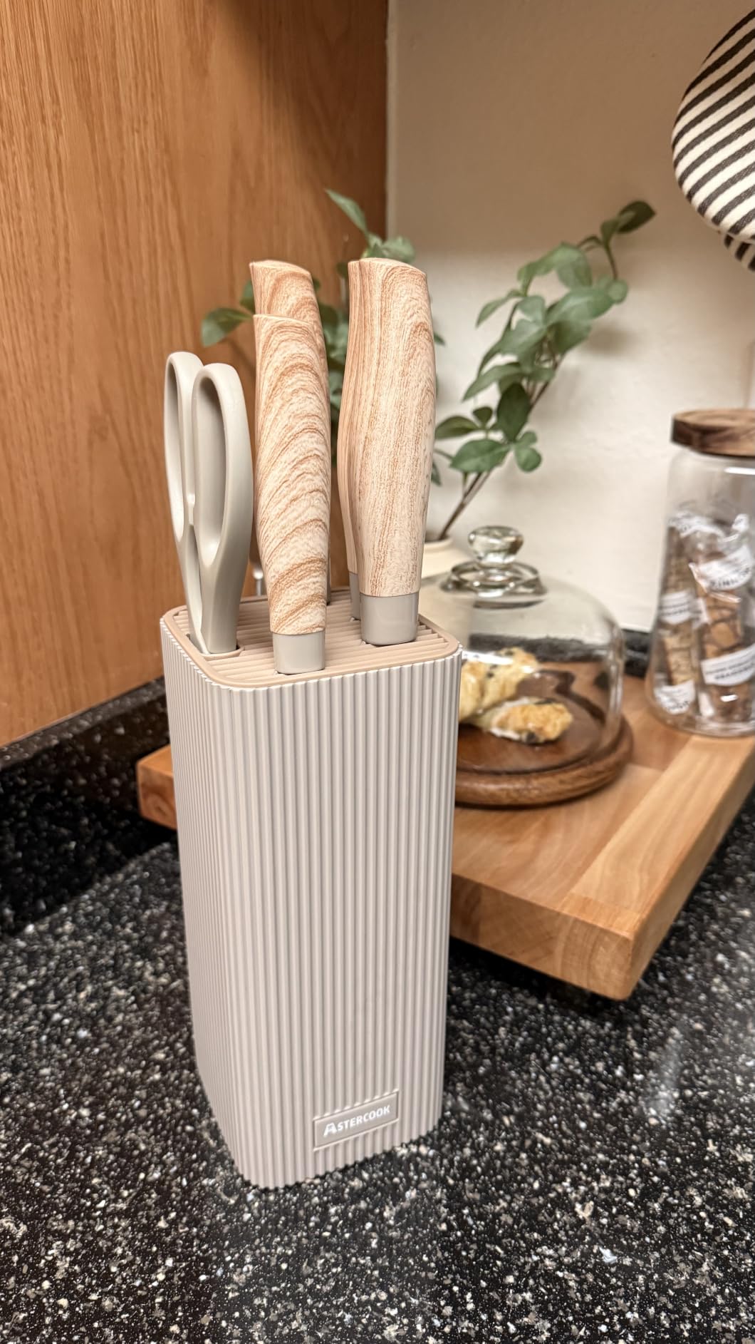Astercook Knife Set, 6-Piece Kitchen Knife Set with Block, High Carbon Stainless Steel Ultra Sharp Kitchen Knives, Wood Grain Handle, Dishwasher Safe Knife Block Set, Black, Kitchen Utility Knives customer photo 1