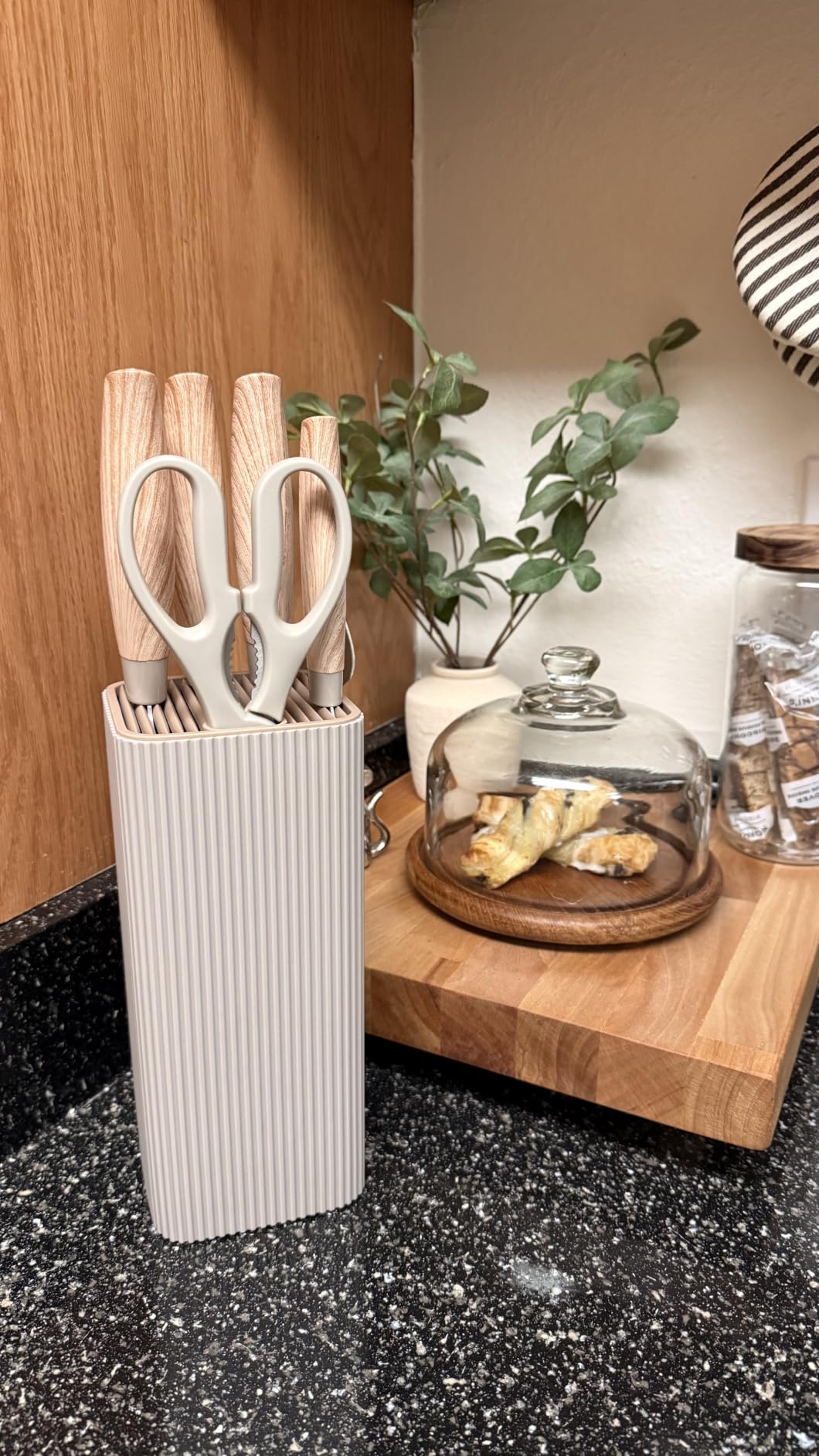 Astercook Knife Set, 6-Piece Kitchen Knife Set with Block, High Carbon Stainless Steel Ultra Sharp Kitchen Knives, Wood Grain Handle, Dishwasher Safe Knife Block Set, Black, Kitchen Utility Knives customer photo 2