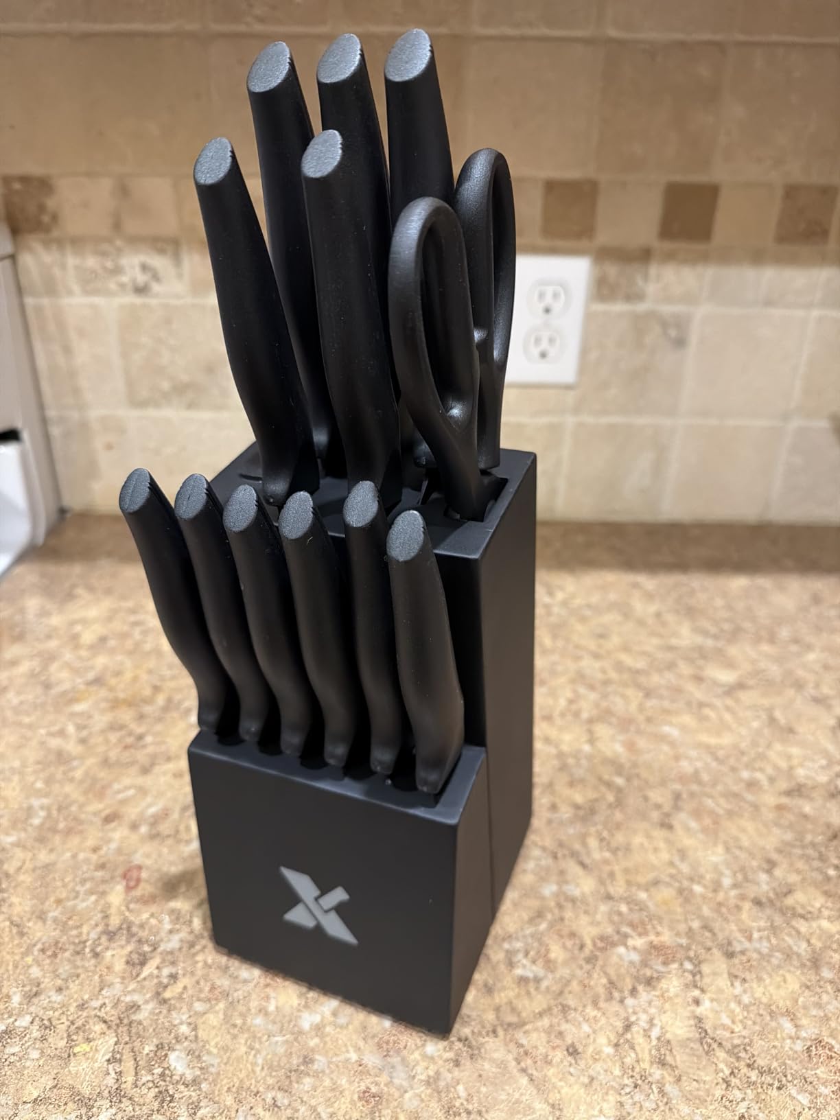 XANAPON Knife Set, 14 Pieces Kitchen Knife Set, High Carbon German Stainless Steel, Dishwasher Safe Cutlery with Built-in Knife Sharpener, Black customer photo 2