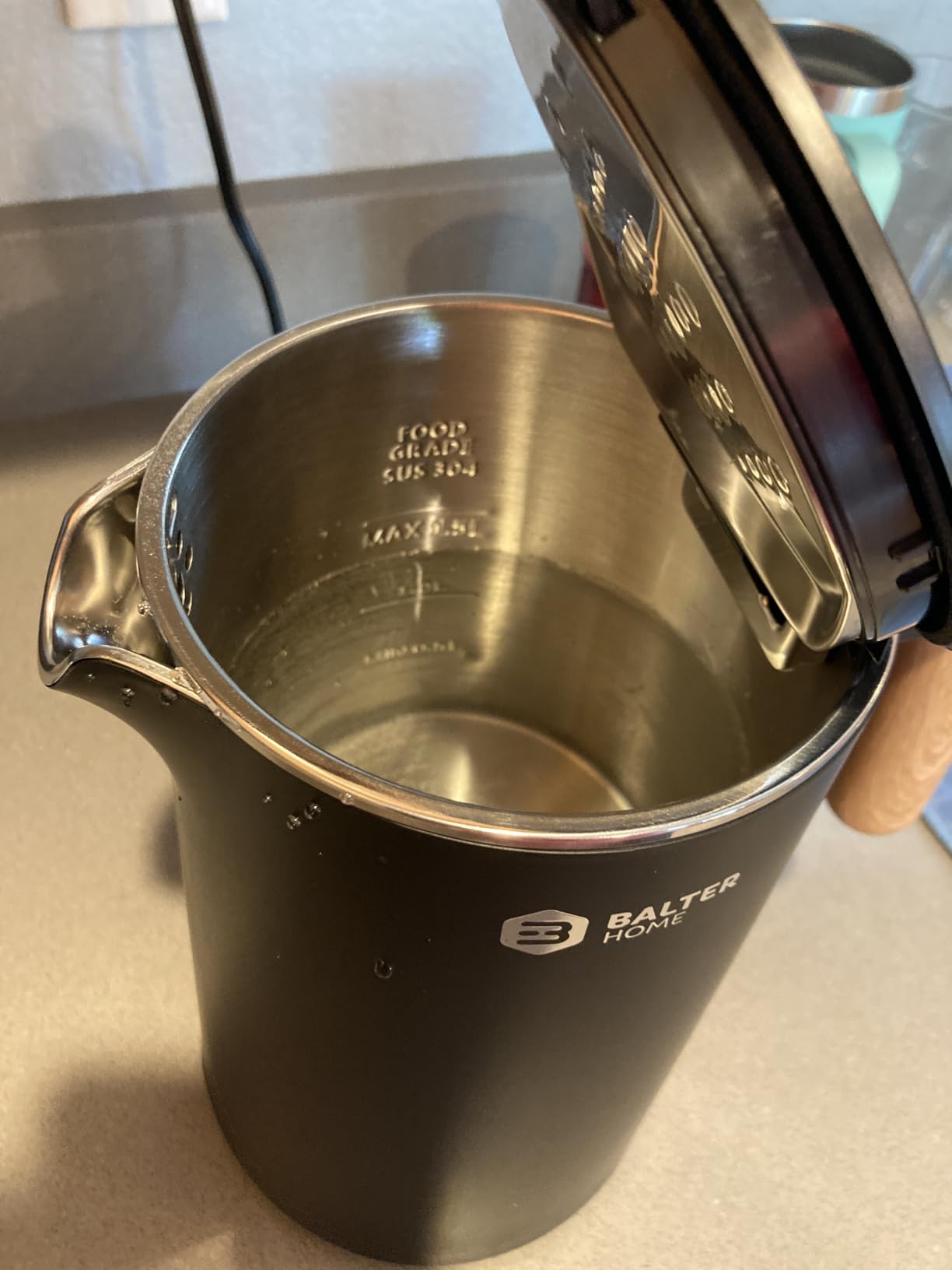 BALTER Electric Kettle with Temperature control, 113 °F - 212 °F, Tea pot, Stainless steel, double wall water kettle, BPA-free, quiet tea kettle, 1.5 L, 2200 W, Black customer photo 2
