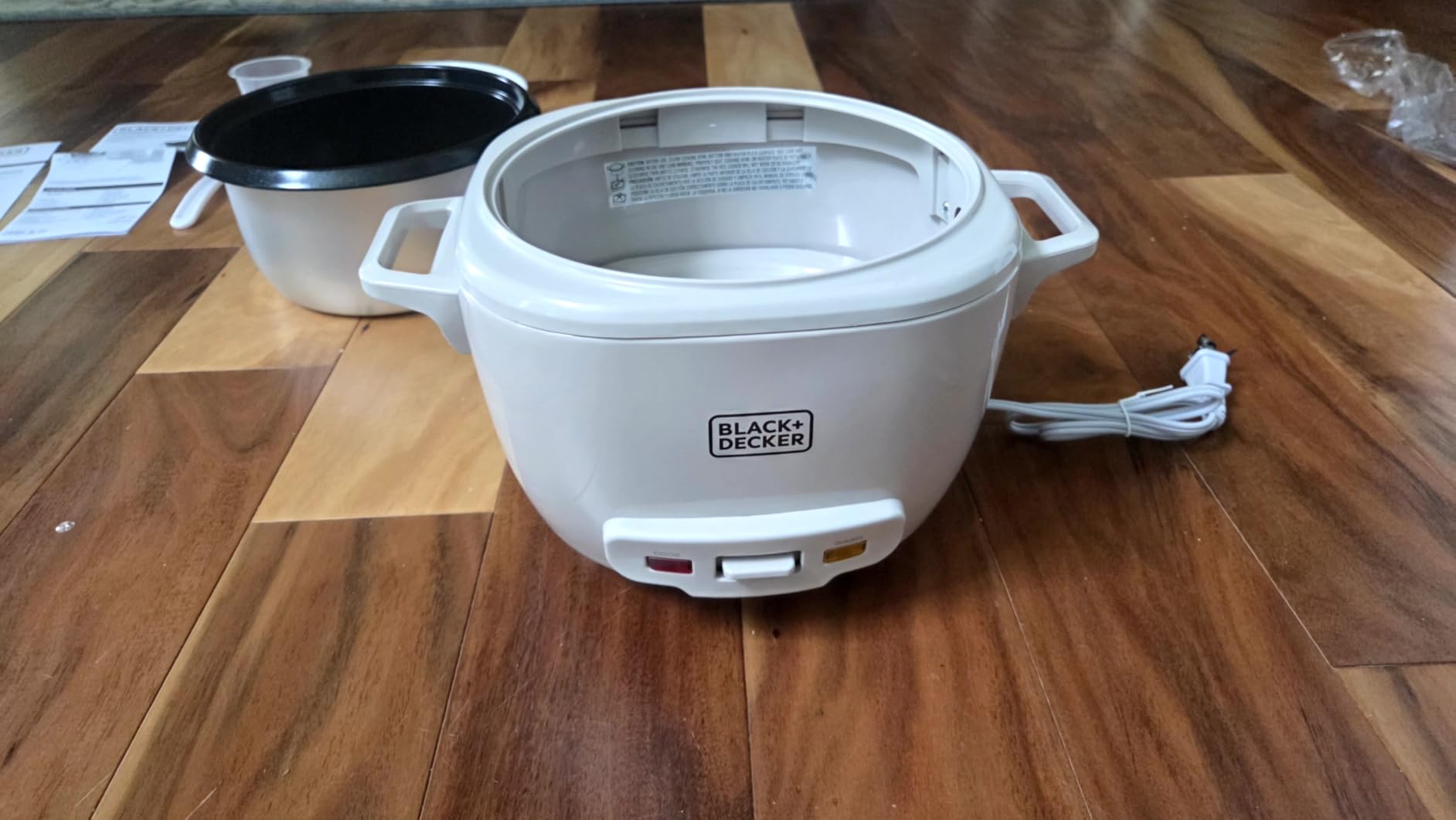 BLACK+DECKER 3-Cup Rice Cooker with Ceramic Nonstick Pot | Compact rice cooker with ceramic nonstick pot, automatic keep warm and one-touch operation customer photo 1