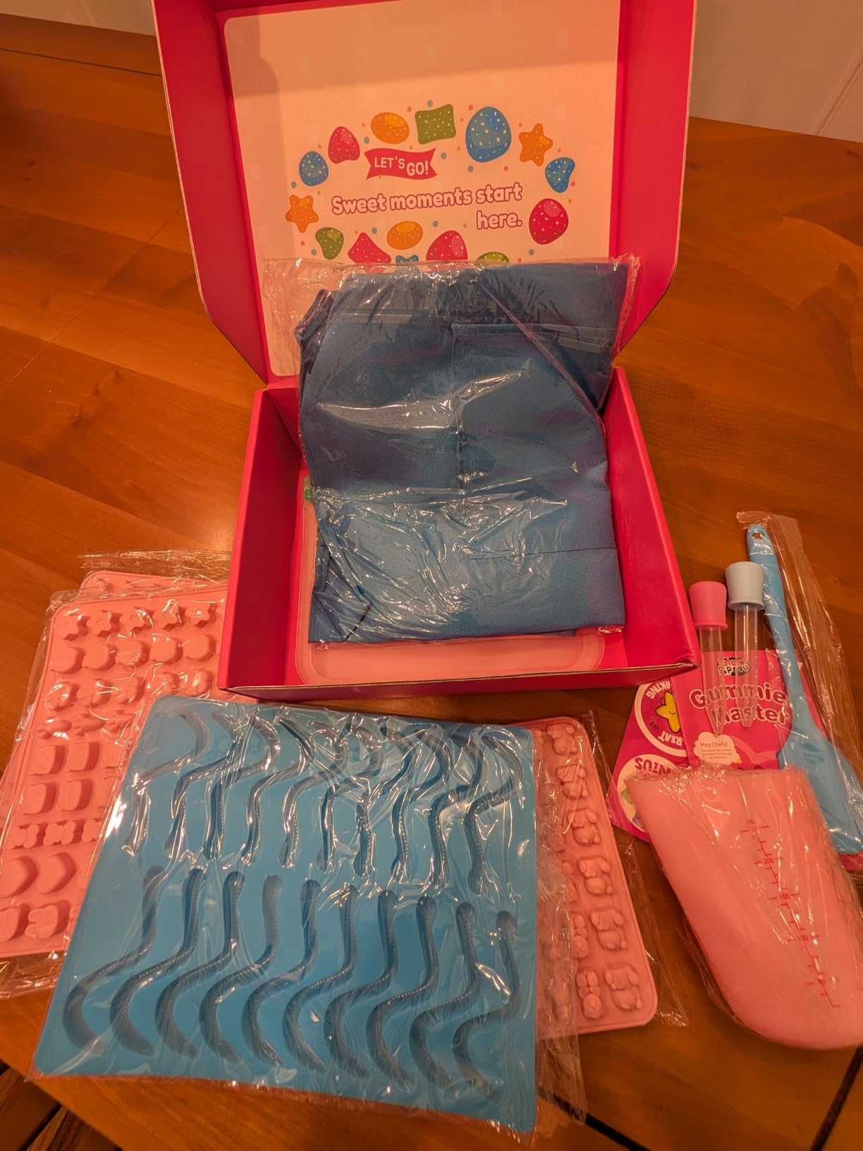 Kids Ice Cream Making Science Kit - Make Real Ice Cream with Reusable Shaker, Includes Chef Costume (Apron+Hat+Sleeves), Visual Recipes, Scoop & Bowls - STEM Gift for Ages 6-12 customer photo 2