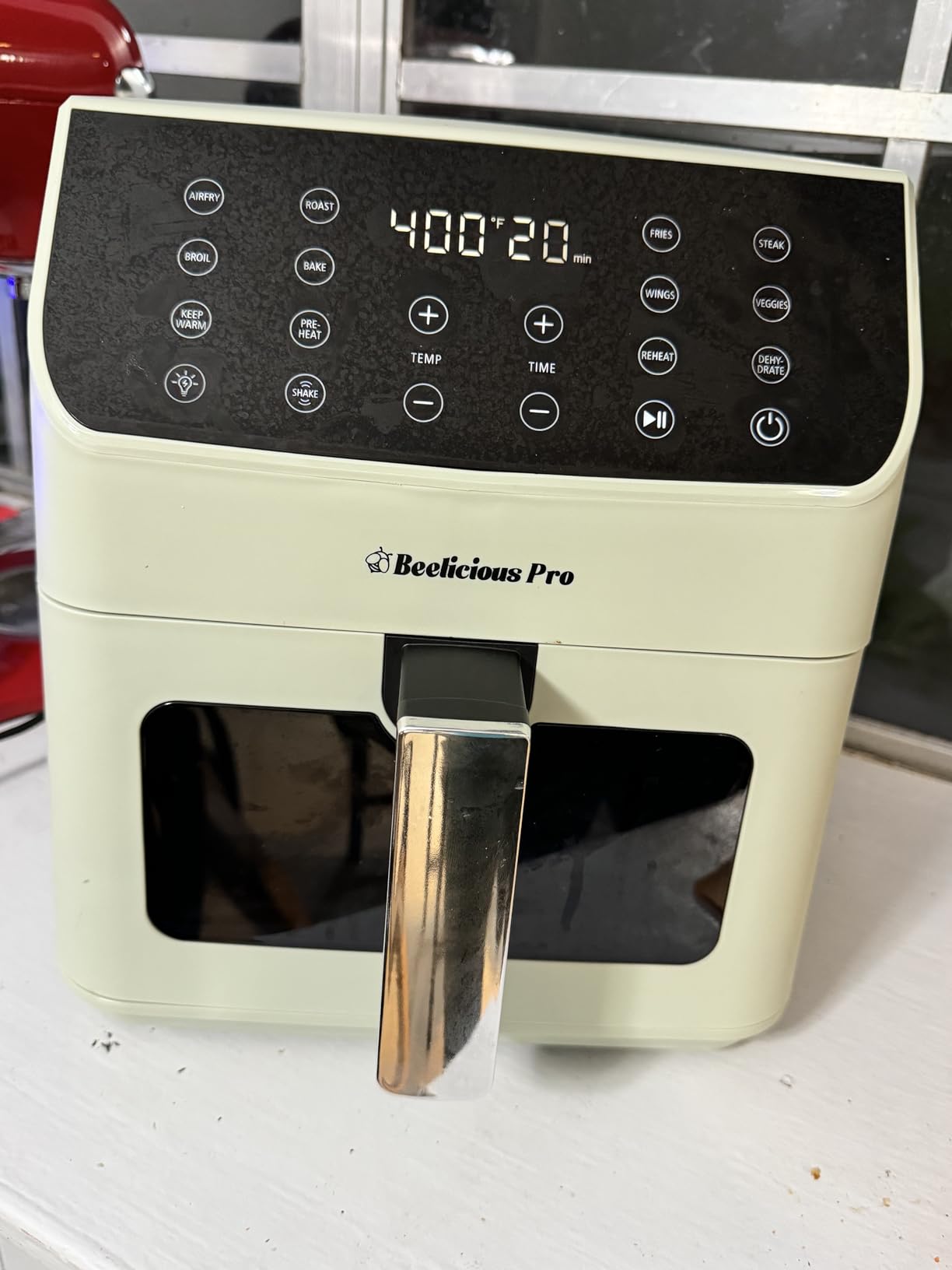 Beelicious Large AirFryer Machine, 12-in-1 Digital Airfryer with Window, Dishwasher Safe, 5.8Qt, 40+ Recipes, Flavor-Lock Tech, Shake Reminder, Compact, Quiet, Nonstick Air Fryers. Black customer photo 2