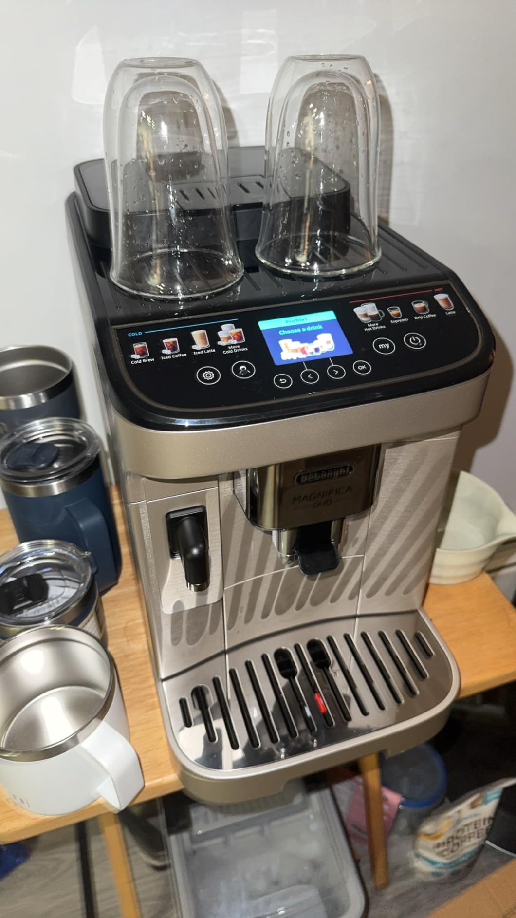 De'Longhi Magnifica Duo Automatic Espresso Machine - 20 One-Touch Recipes, Hot & Cold Milk Frother, Built-In Grinder, Touchscreen Display customer photo 1