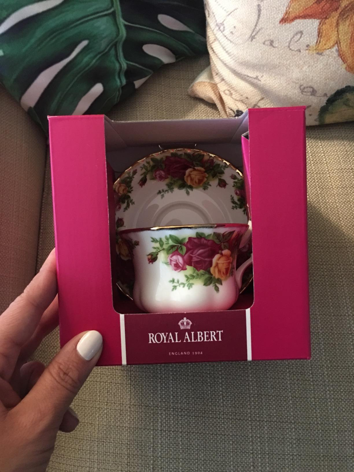 Royal Albert Old Country Roses Teacup & Saucer Set customer photo 2