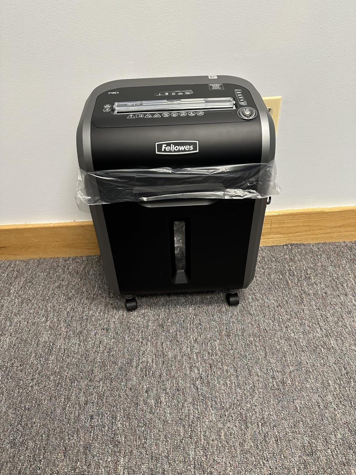 Fellowes Powershred 99Ci 18-Sheet 100% Jam-Proof Heavy Duty Crosscut Paper Shredder Machine for Office and Home, Black/Gray 3229912 customer photo 2