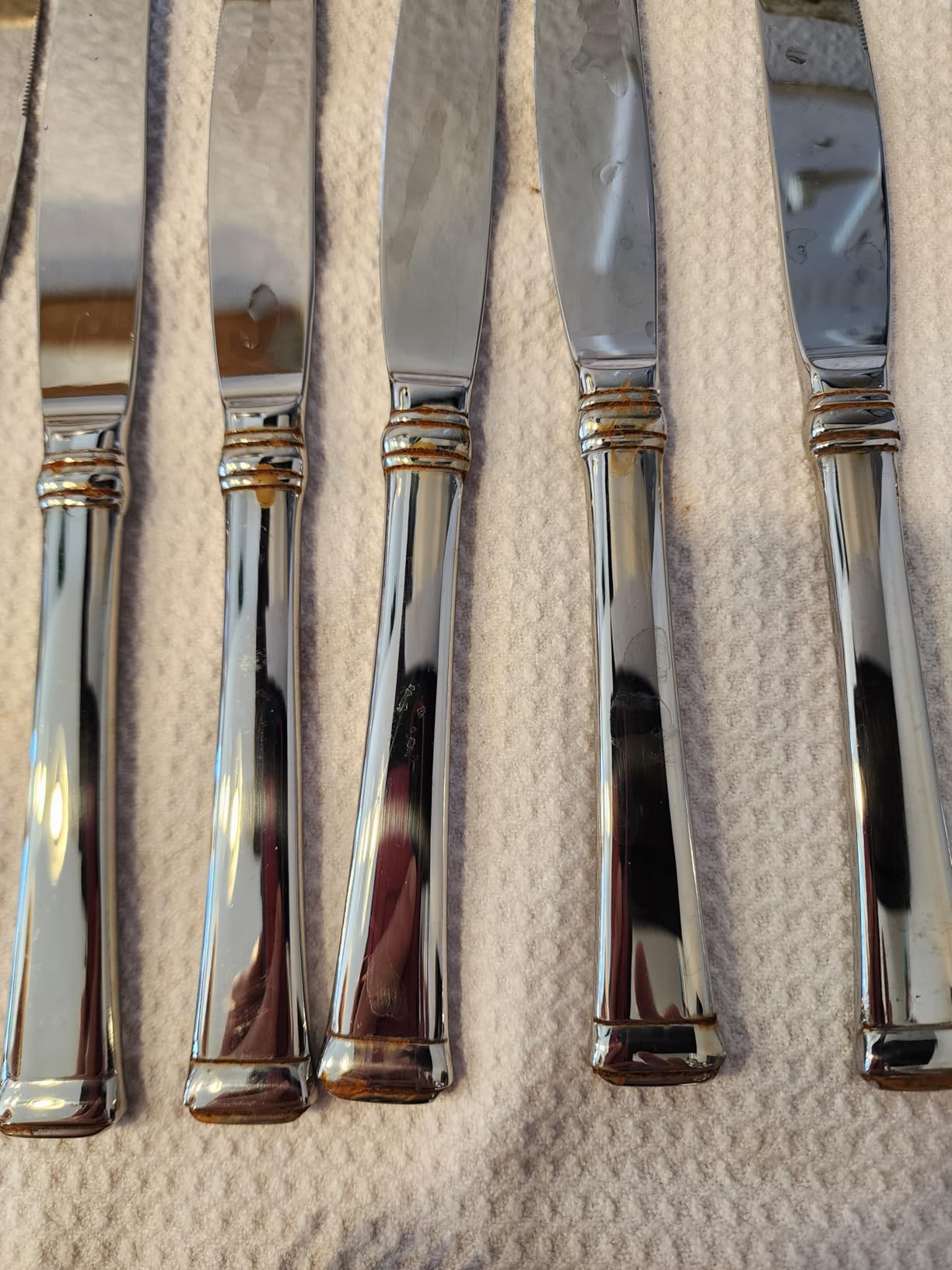 Mikasa Bravo 65-Piece Flatware Set, Service for 12, 18/10 Stainless Steel Silverware with Mirror Finish, Includes 5 Serving Utensils, Dishwasher Safe customer photo 2