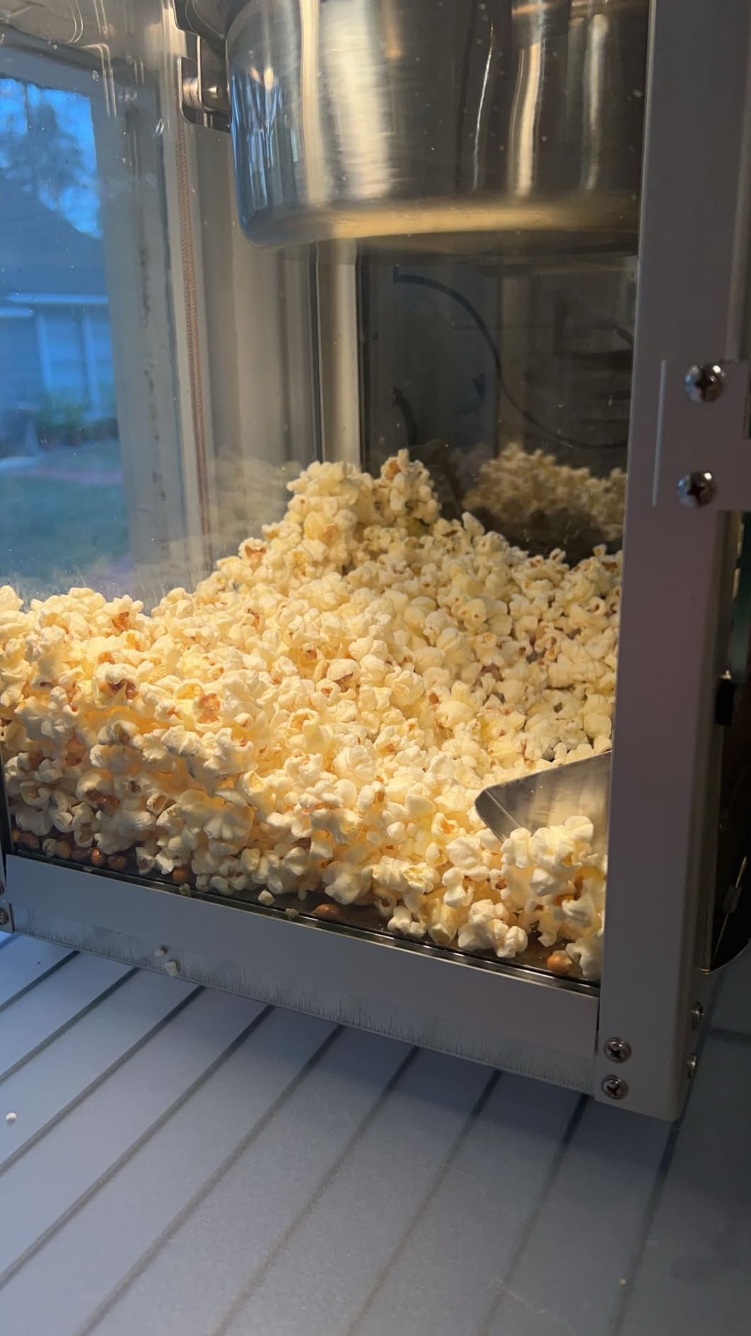 Great Northern Popcorn Matinee 8oz Popcorn Machine, Black customer photo 2